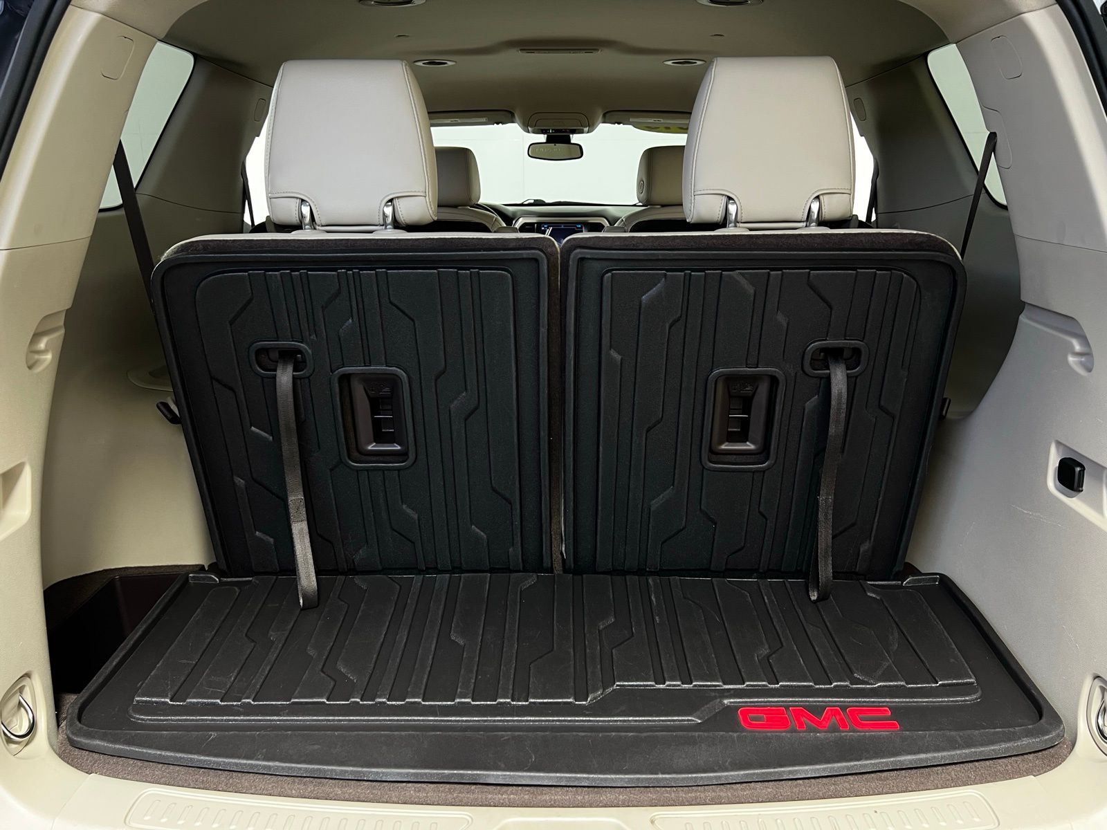 2019 GMC Acadia Denali 29
