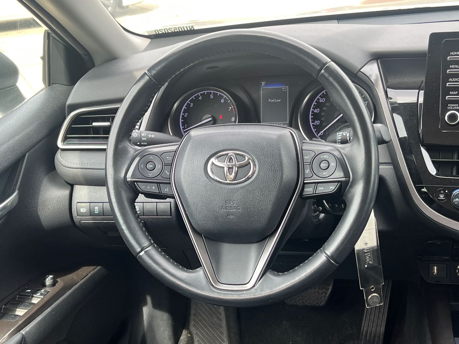 2022 Toyota Camry SE photo 23