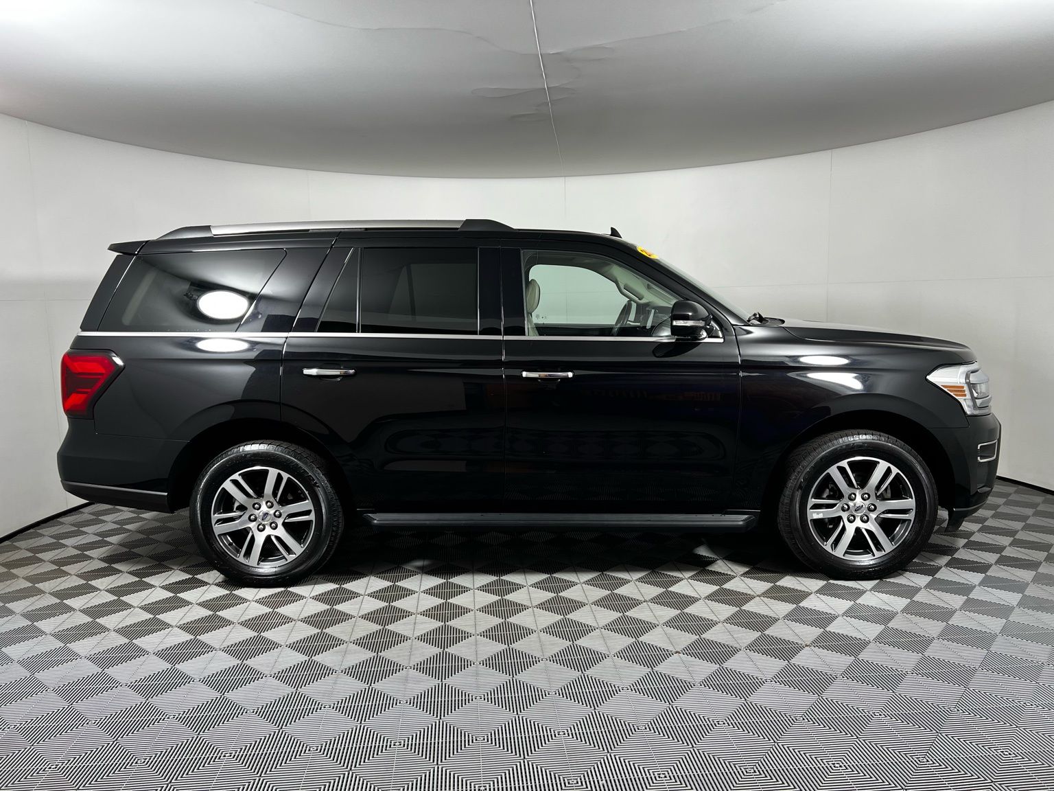 Thumbnail: 2024 Ford Expedition - 4