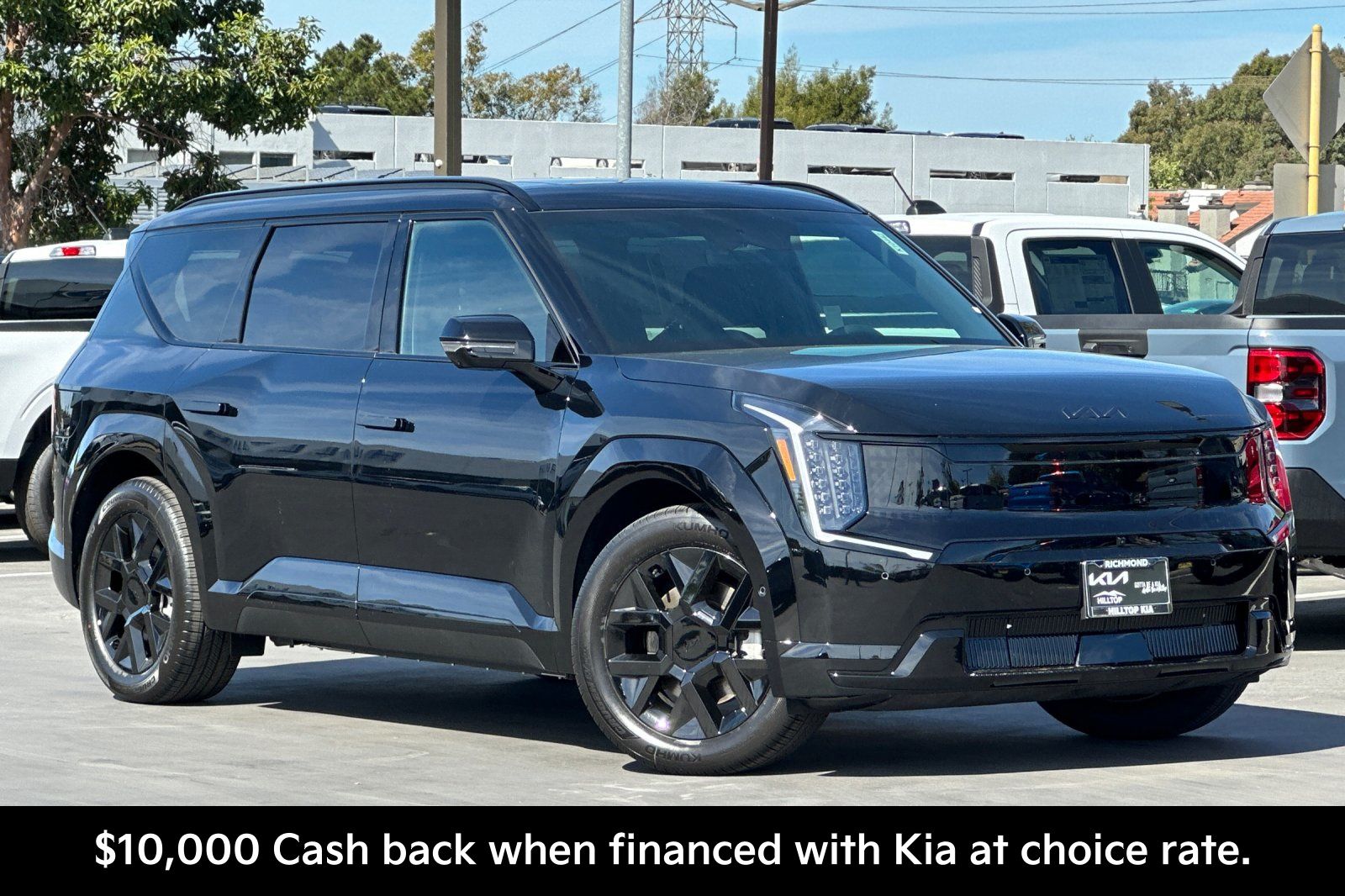 View vehicle photo 2