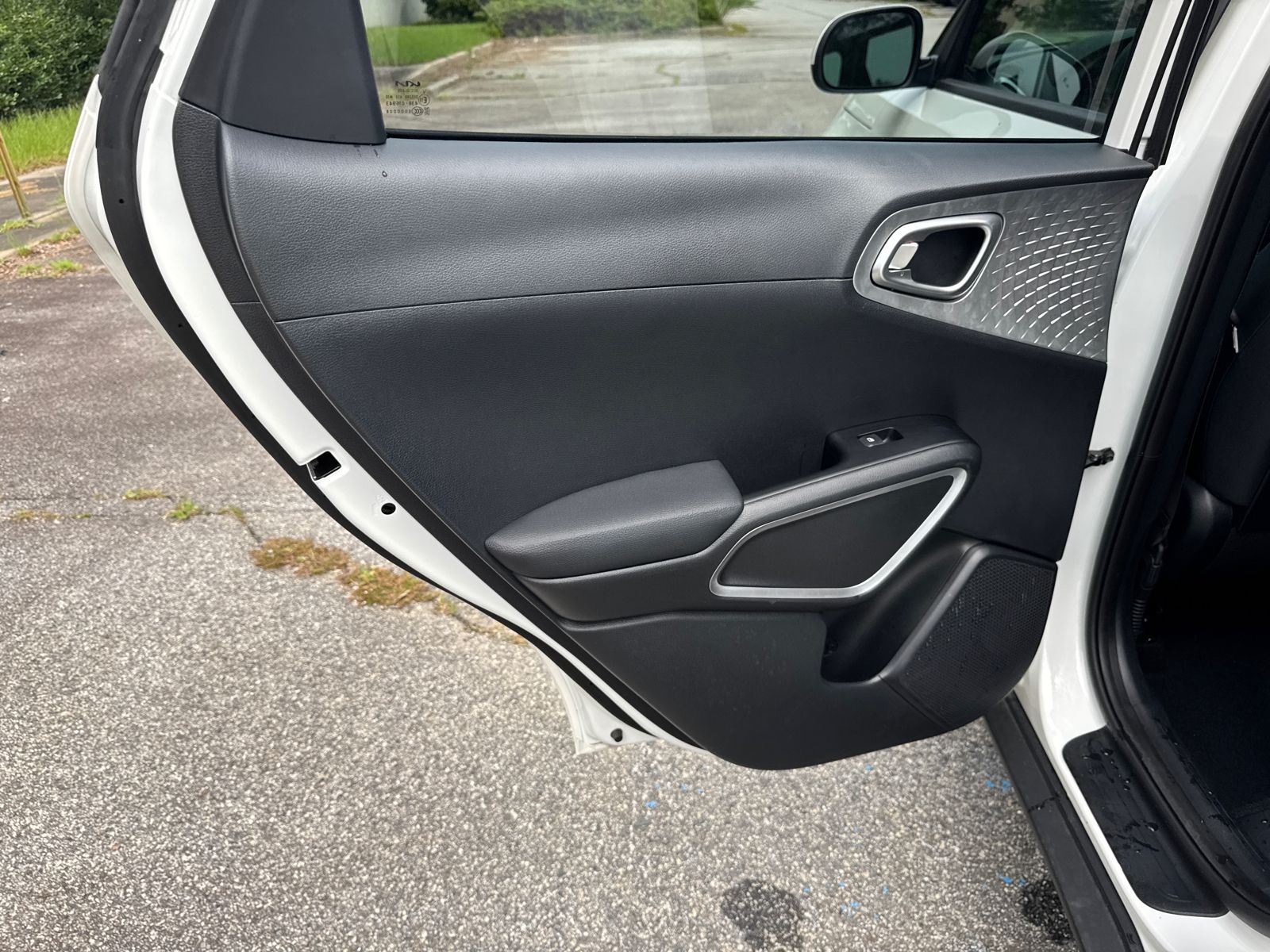 Used 2025 White Kia LX image 21