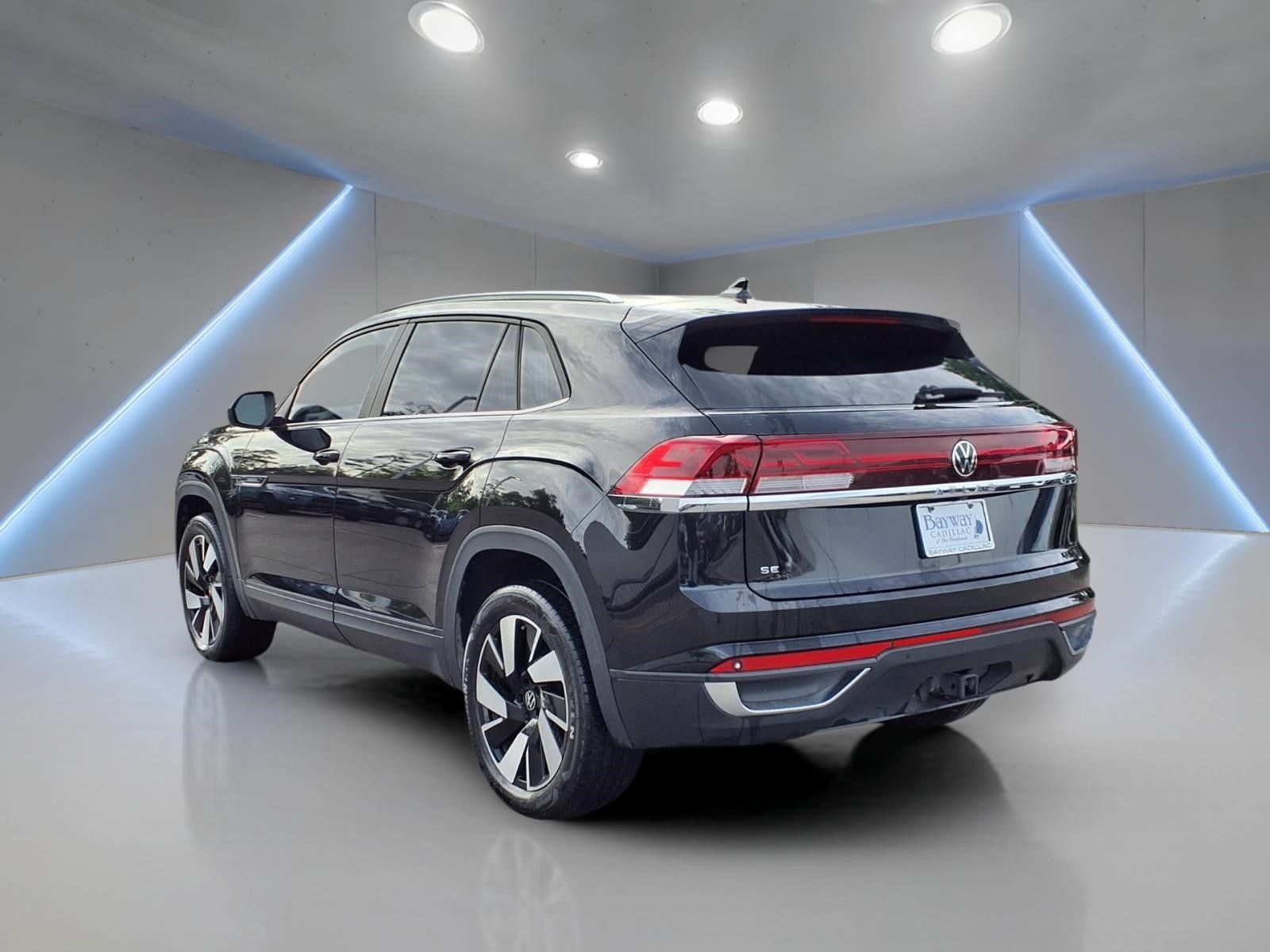 2024 Volkswagen Atlas Cross Sport 2.0T SE w/Technology - 8