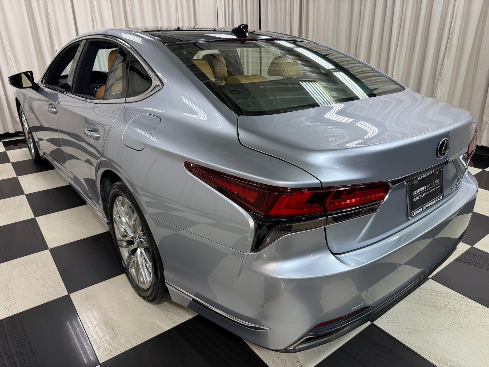 Used 2021 Silver Lexus 500 AWD image 5