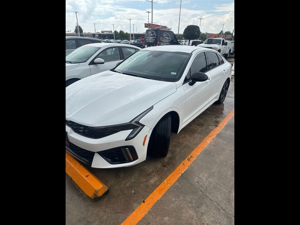 Snow White Pearl 2025 Kia K5 Sedan Front-Wheel Drive 8-Speed Automatic