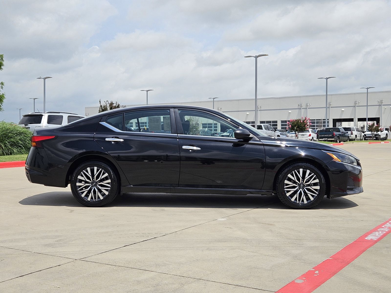 View vehicle photo 7