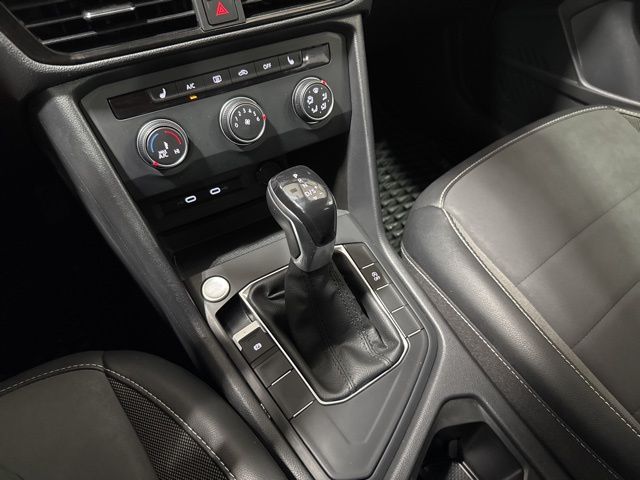 Used Car 2022 Volkswagen Taos  1.5t Se For Sale Under $20,000 In Austin, Texas