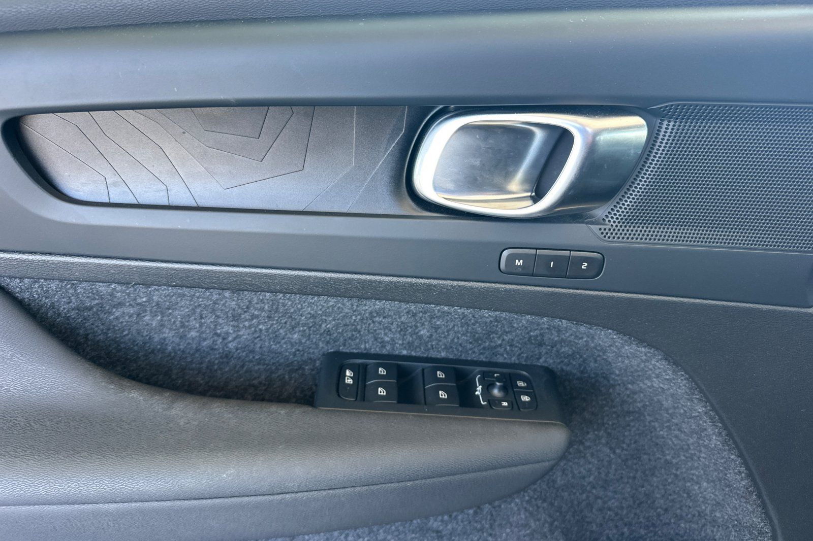 2023 Volvo XC40