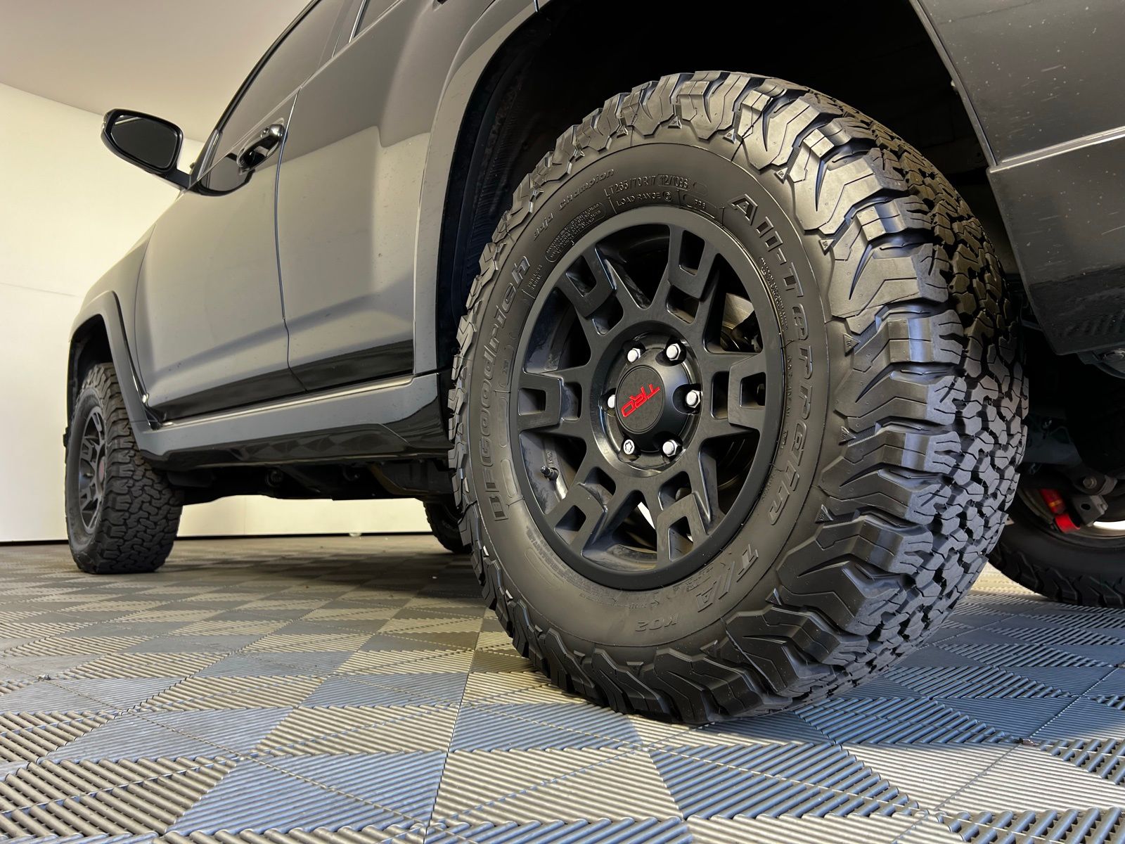 Thumbnail: 2020 Toyota 4Runner - 12