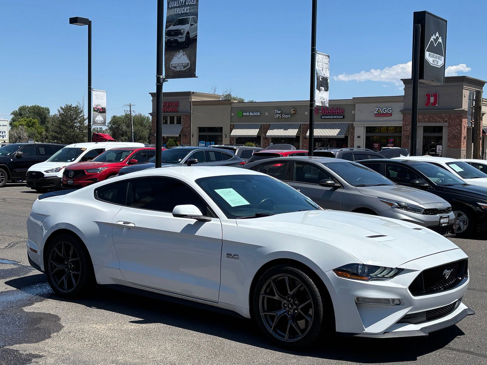 Oxford White 2019 Ford Mustang Coupe Rear-Wheel Drive 6-Speed Manual