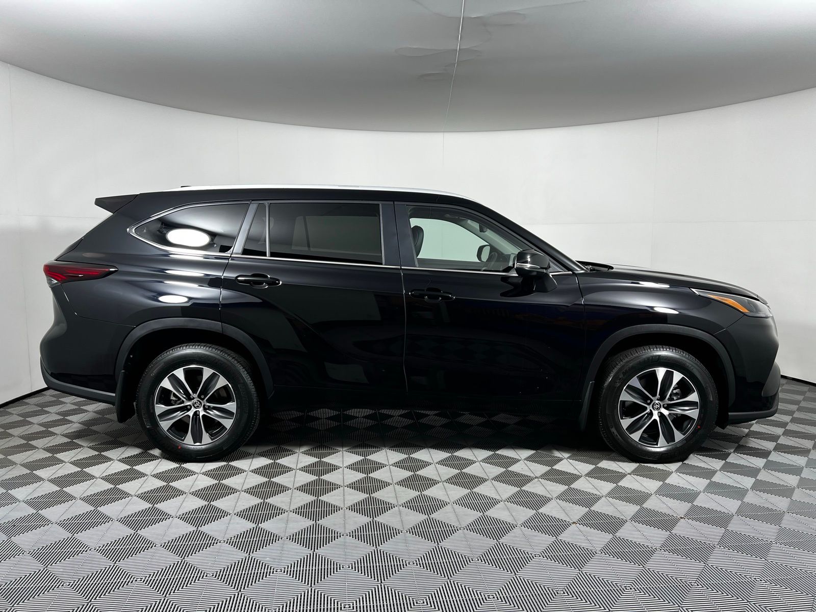 Thumbnail: 2026 Toyota Highlander - 4