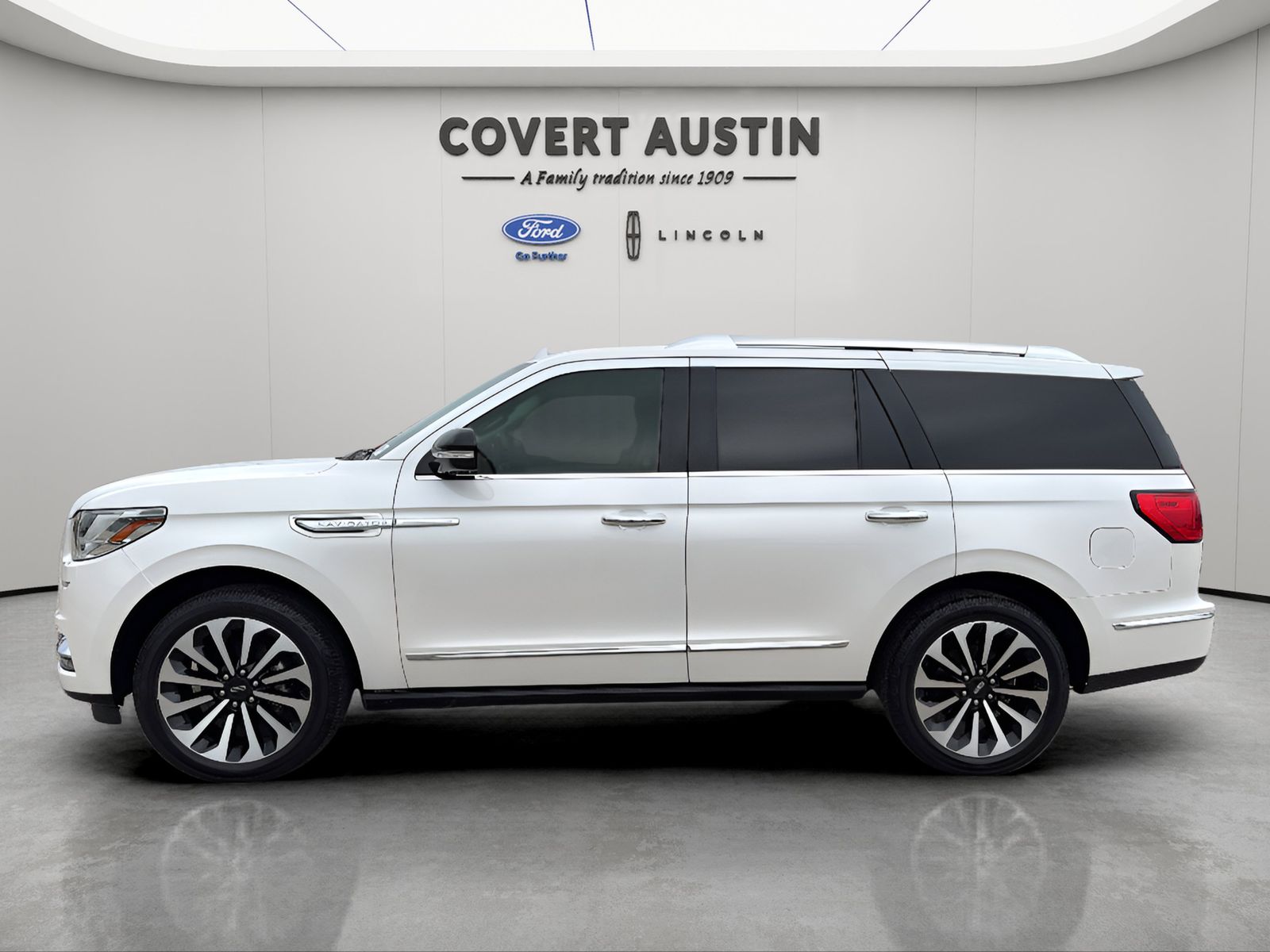 Used Car 2018 Lincoln Navigator  Select For Sale Under $25,000 In Austin, Texas