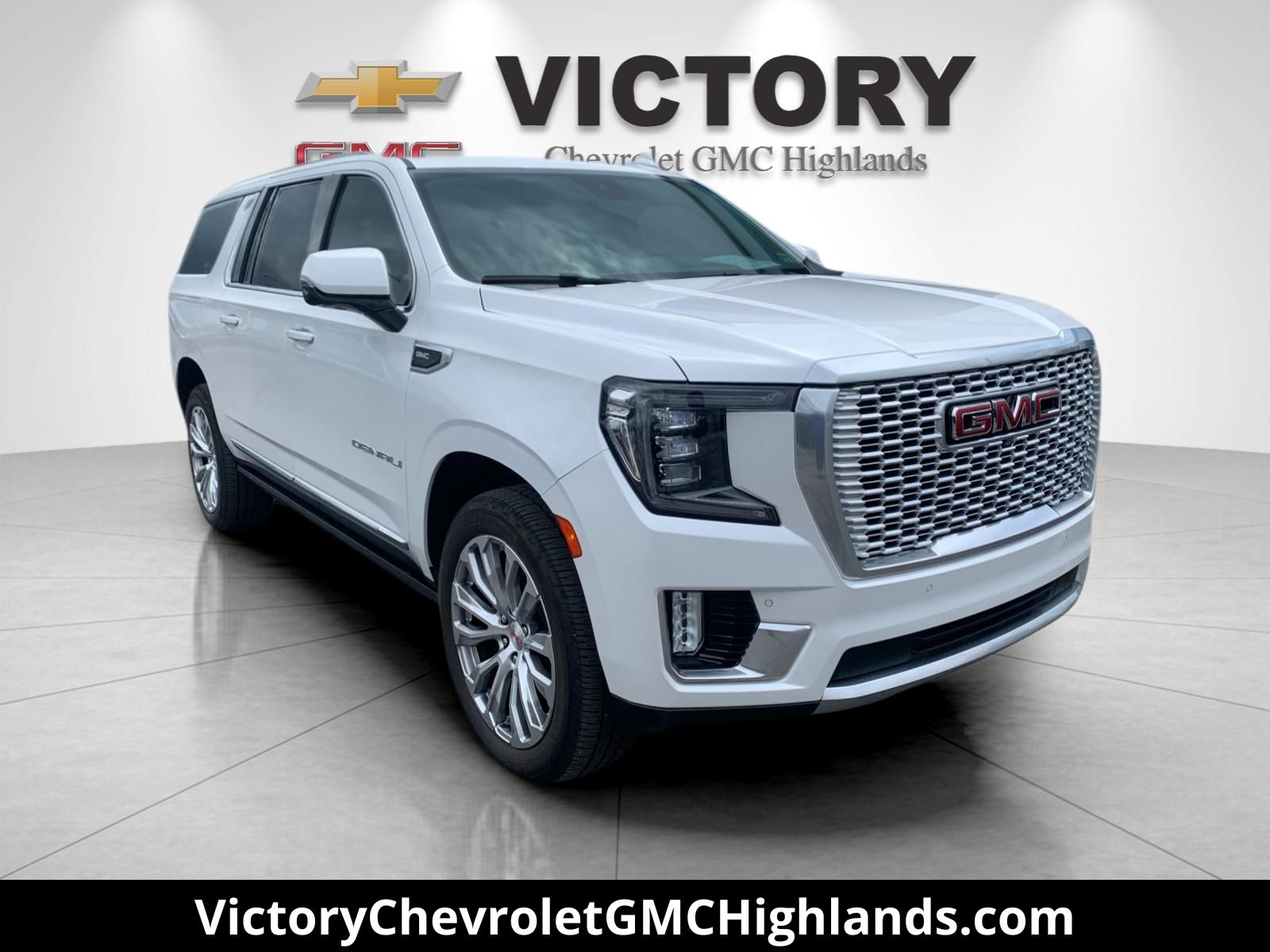 Summit White 2023 GMC Yukon AT4 4WD SUV / Crossover Four-Wheel Drive