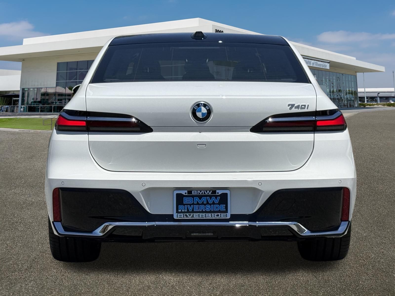 New 2026 White BMW 740i image 9