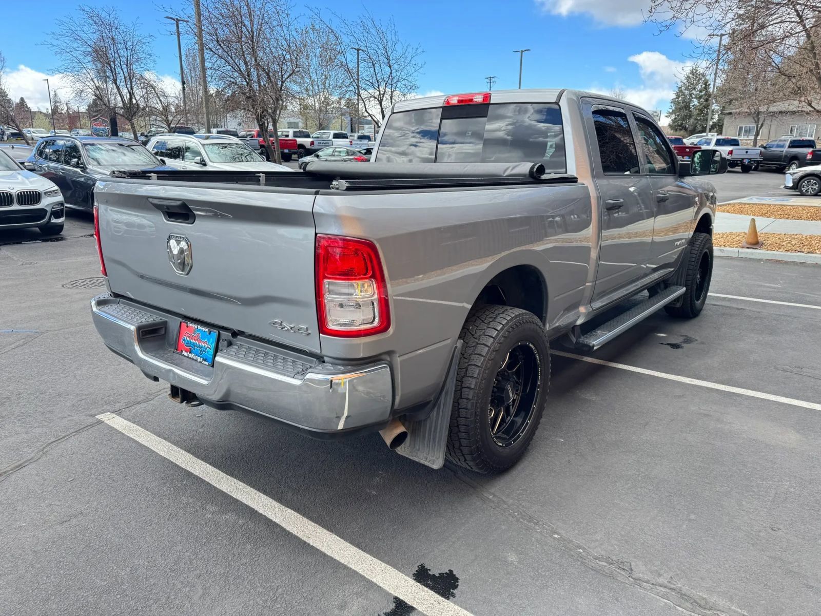 View vehicle photo 5