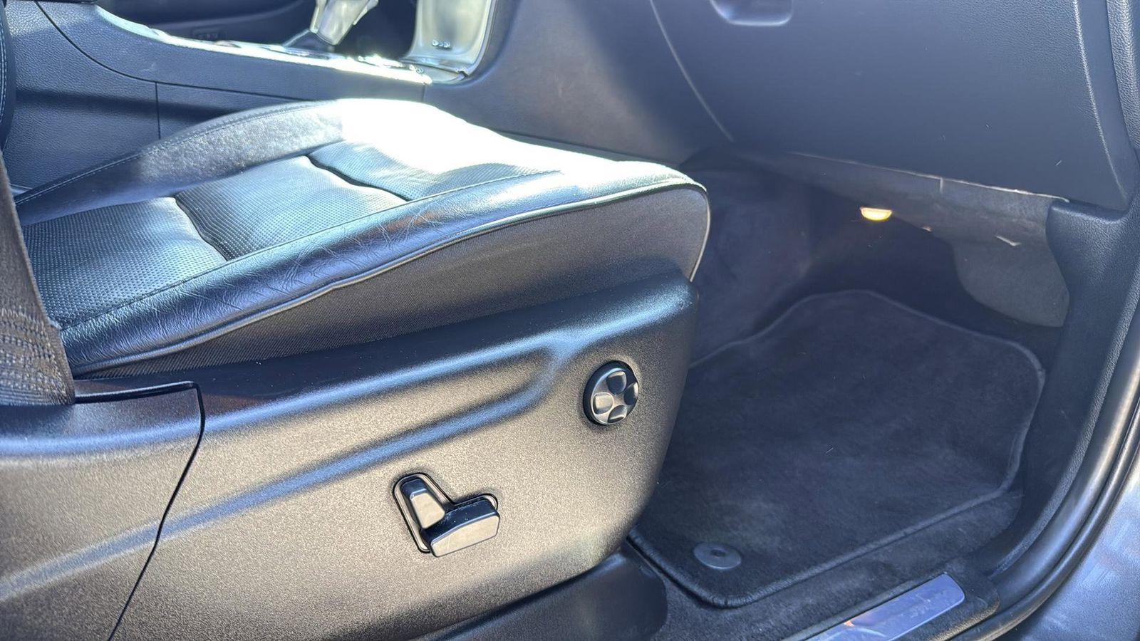 Used Car 2018 Jeep Grand Cherokee  Overland For Sale Under $25,000 In Austin, Texas