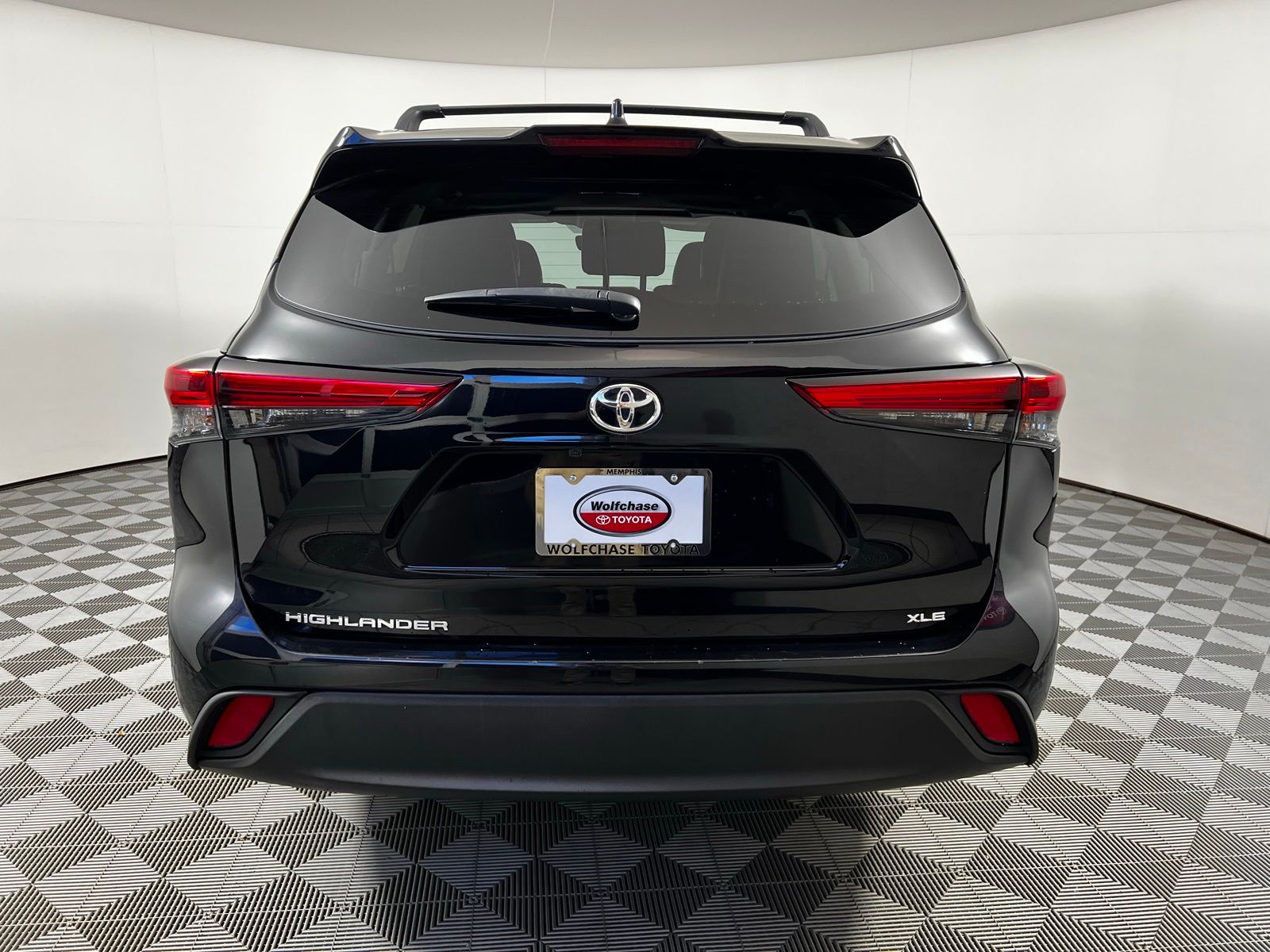 Thumbnail: 2022 Toyota Highlander - 6
