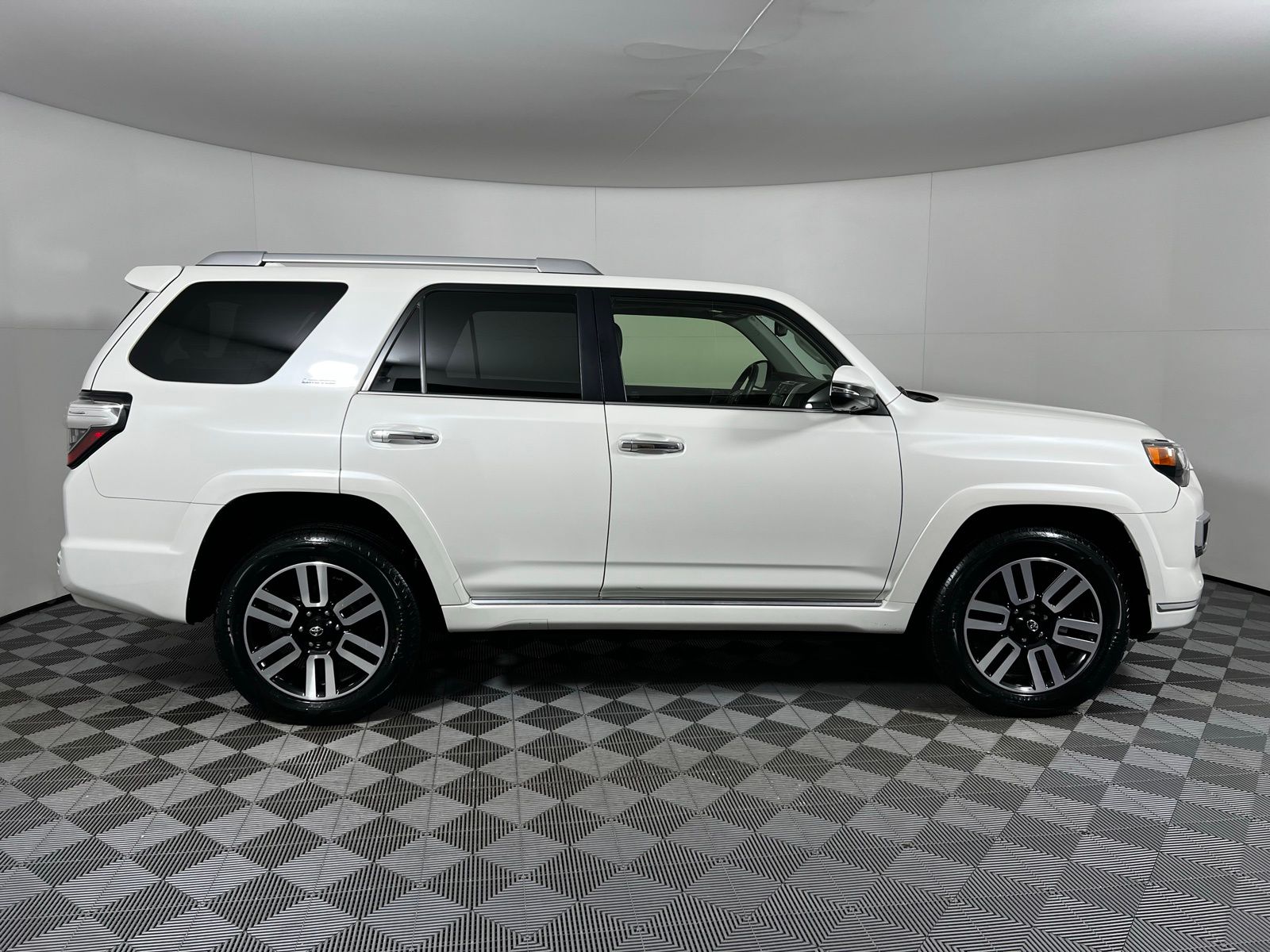 Thumbnail: 2023 Toyota 4Runner - 4