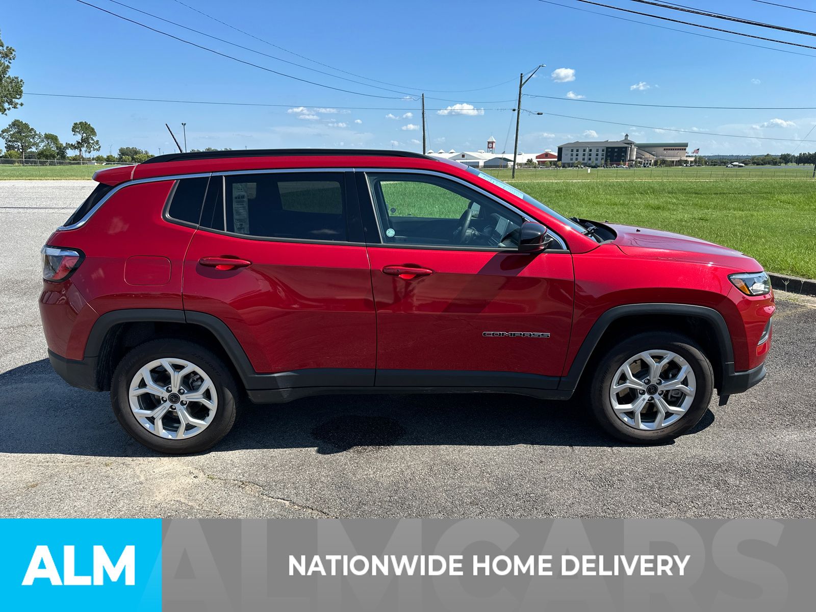 Used 2025 Red Jeep Latitude image 4