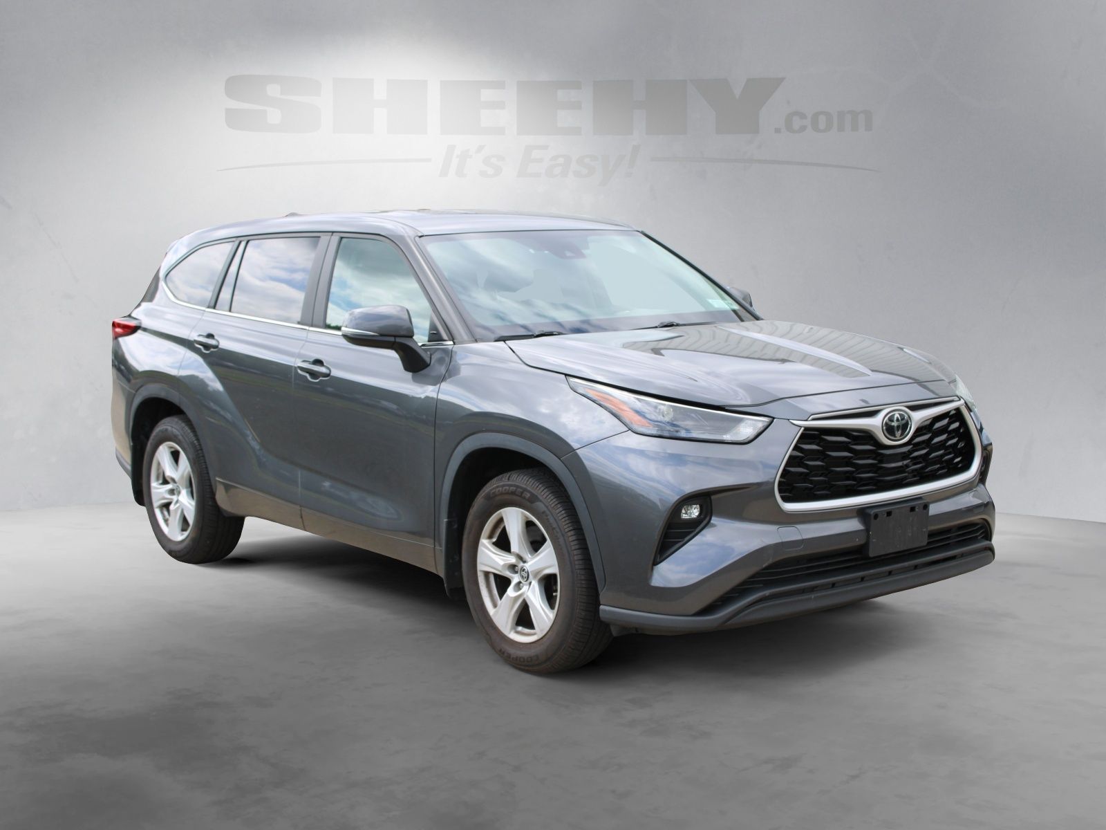Used 2023 Gray Toyota LE image 2