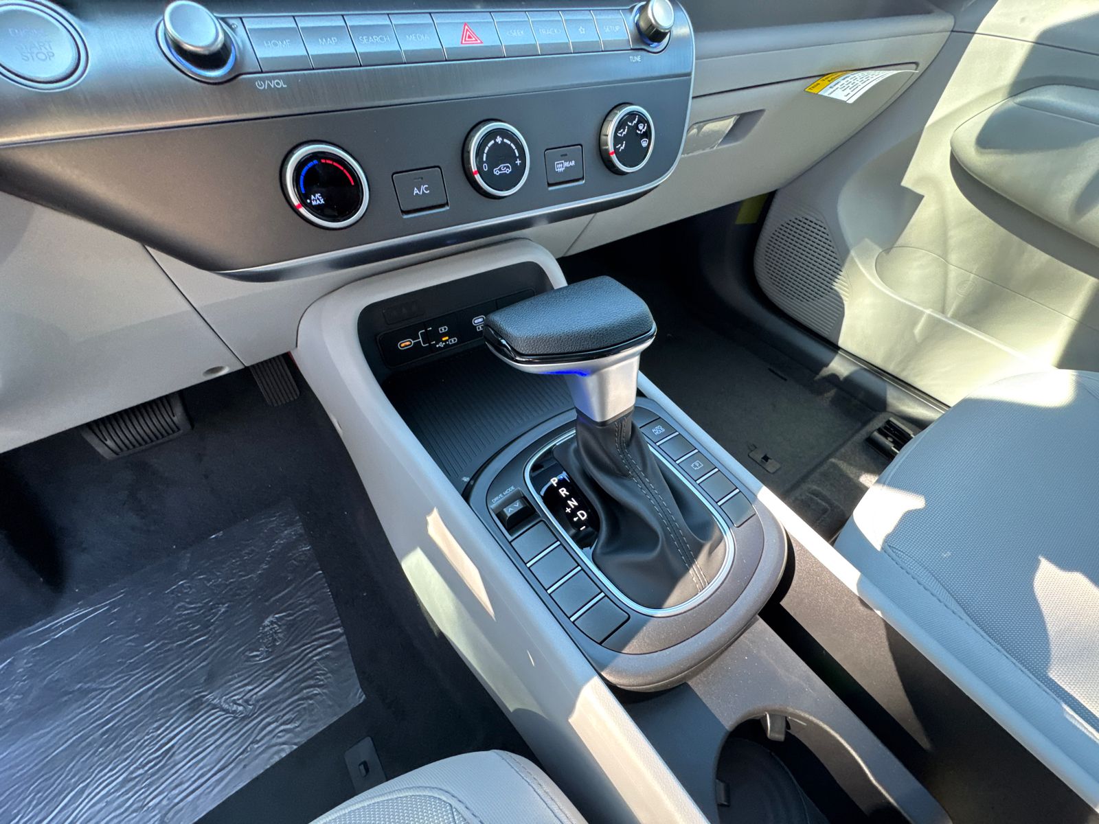 New 2026 Blue Hyundai SE image 32