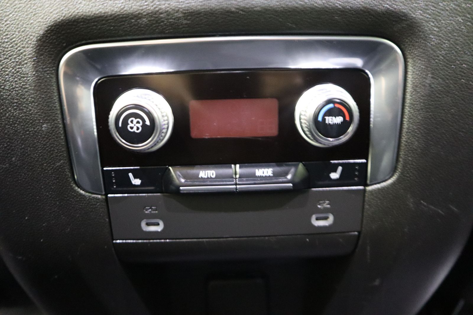 2023 GMC Yukon XL Denali photo