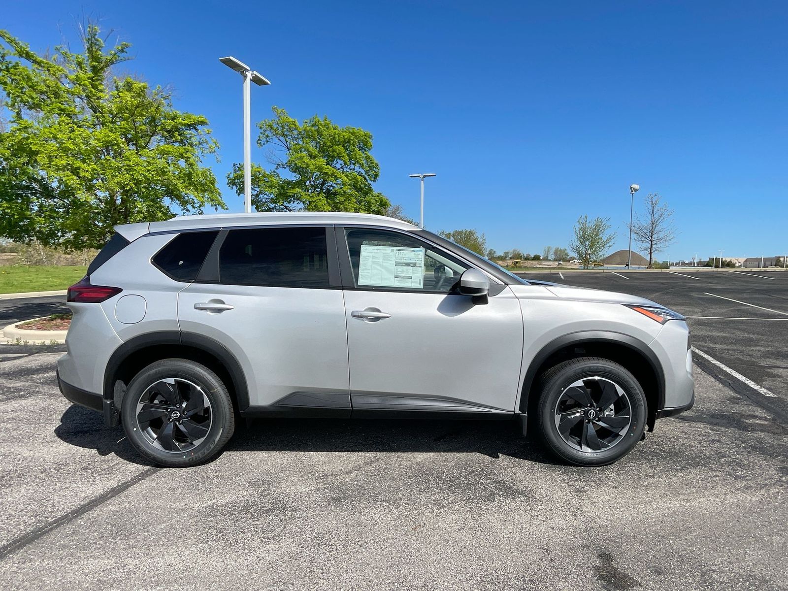 2024 Nissan Rogue SV 41