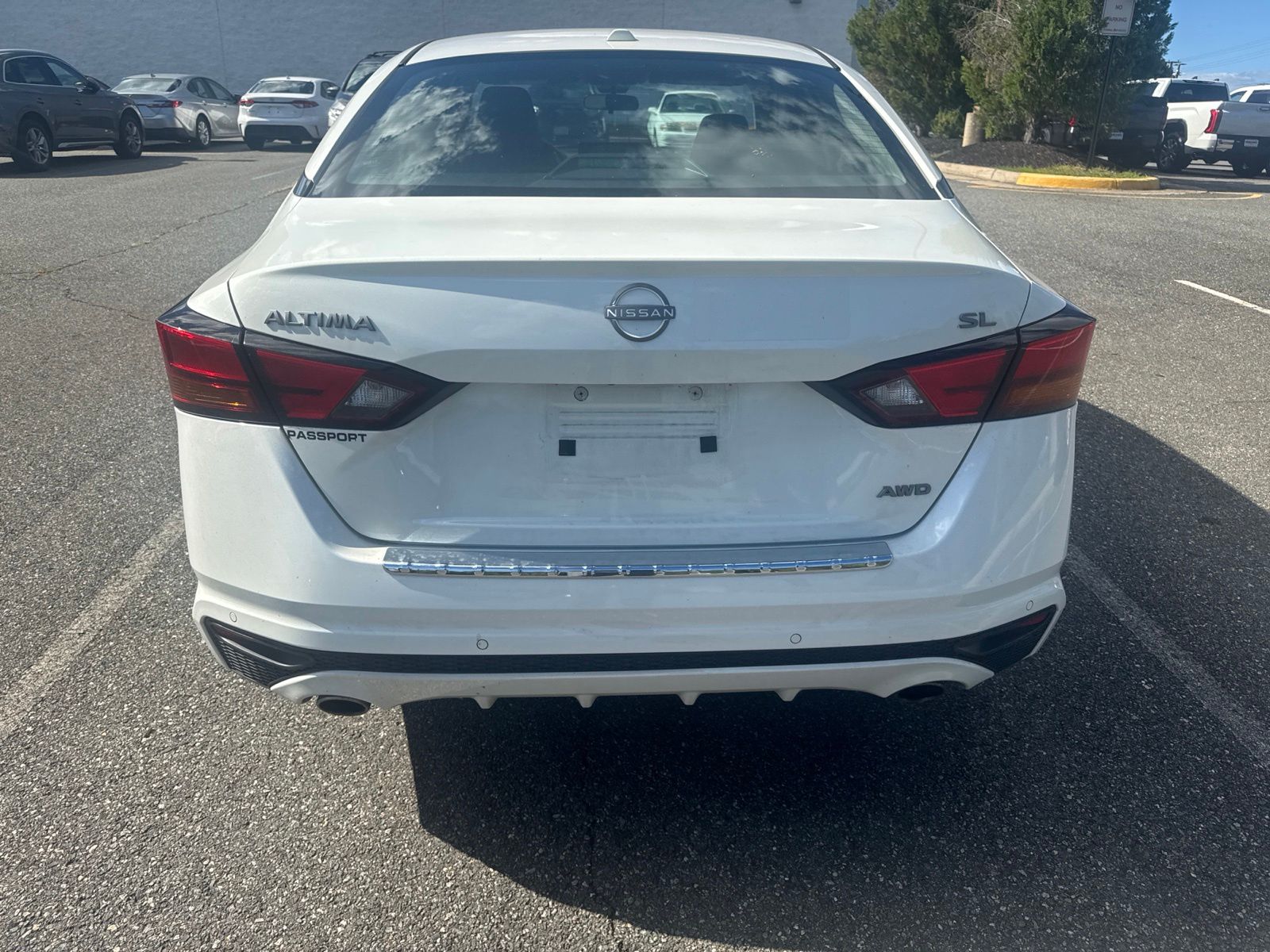 Used 2023 White Nissan 2.5 SL image 5