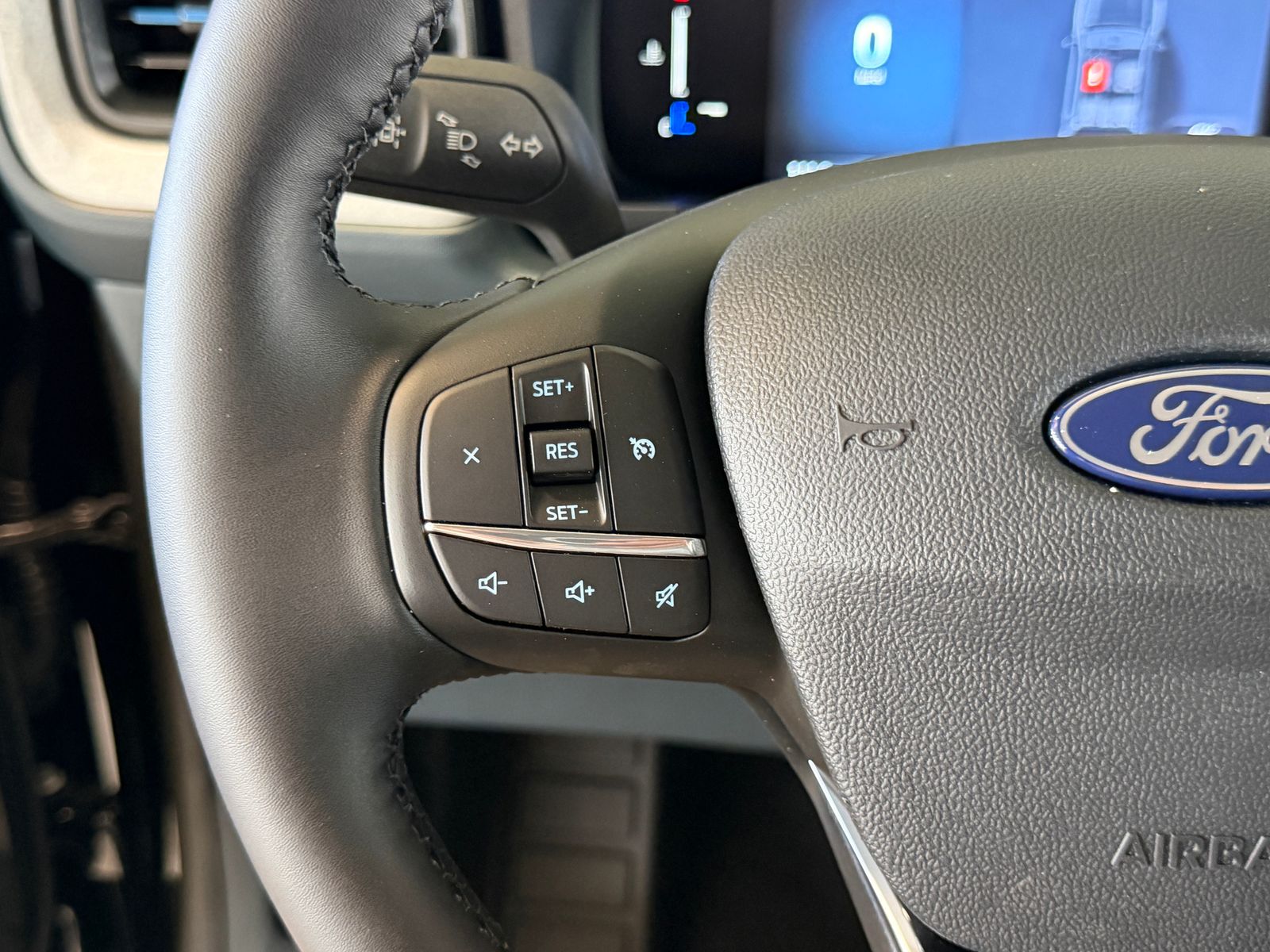 New 2026 Shadow Black Ford XLT image 30