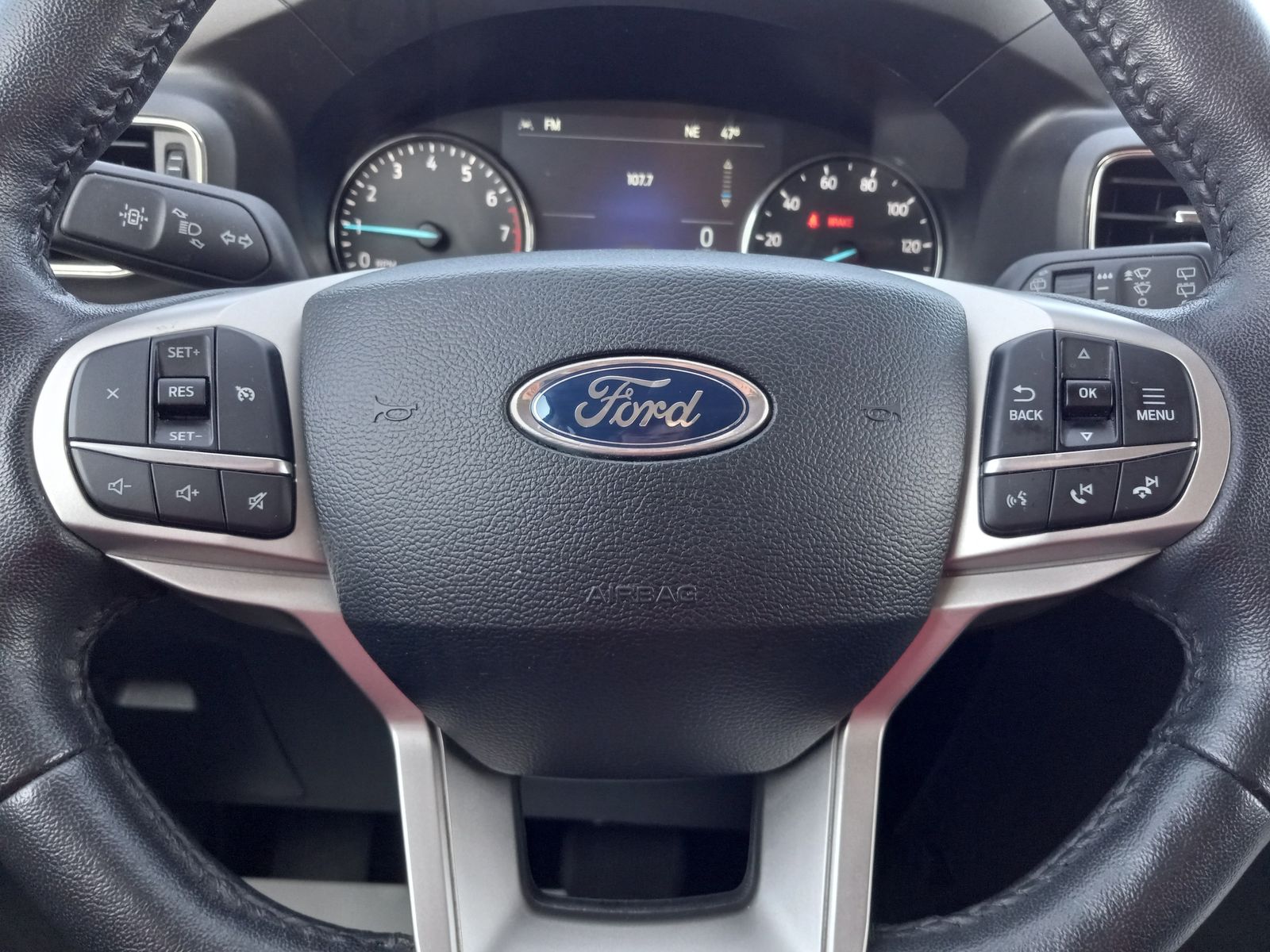 2024 Ford Explorer image 21