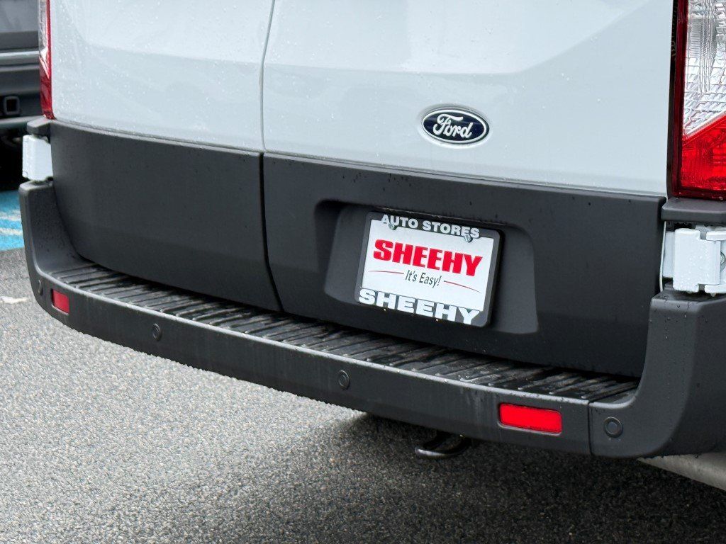 New 2026 Oxford White Ford Base image 4