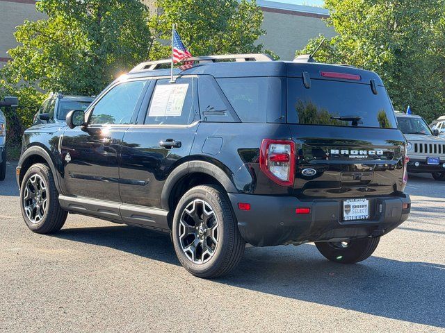 Used 2025 Shadow Black Ford Outer Banks image 8