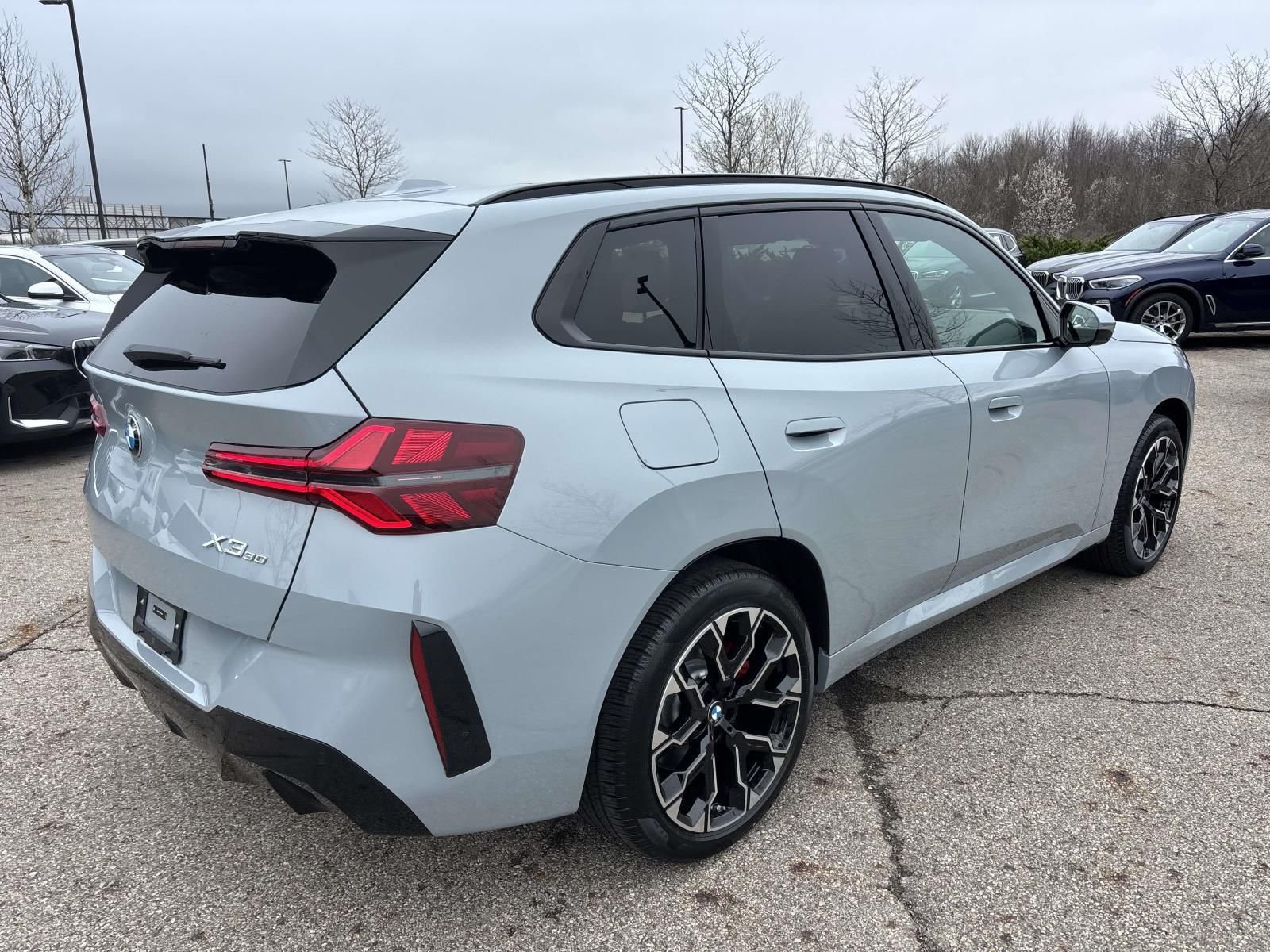 View vehicle photo 5