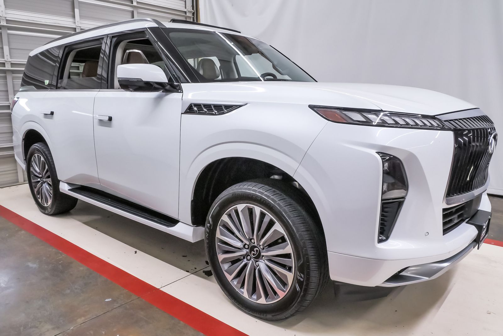 2025 INFINITI QX80 SENSORY White at River Oaks CDJR