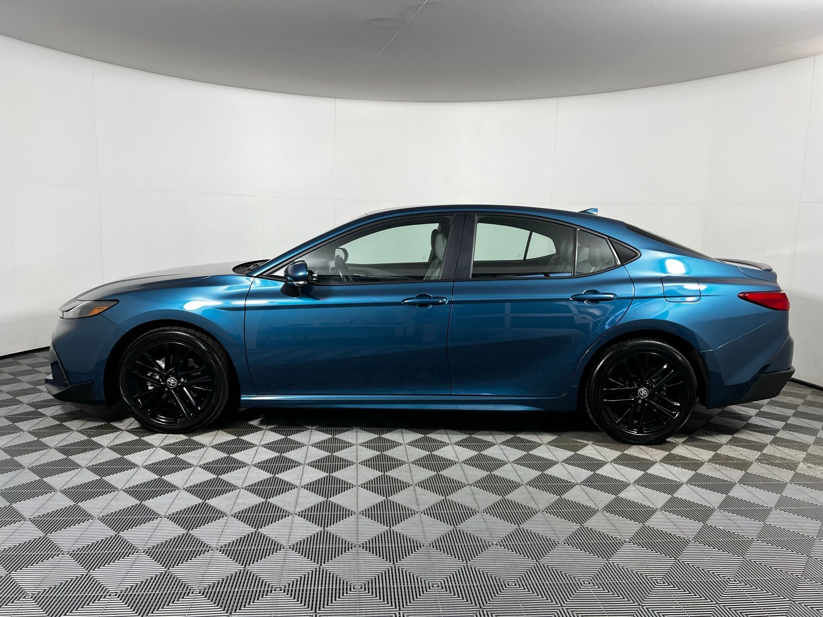 Thumbnail: 2025 Toyota Camry - 8