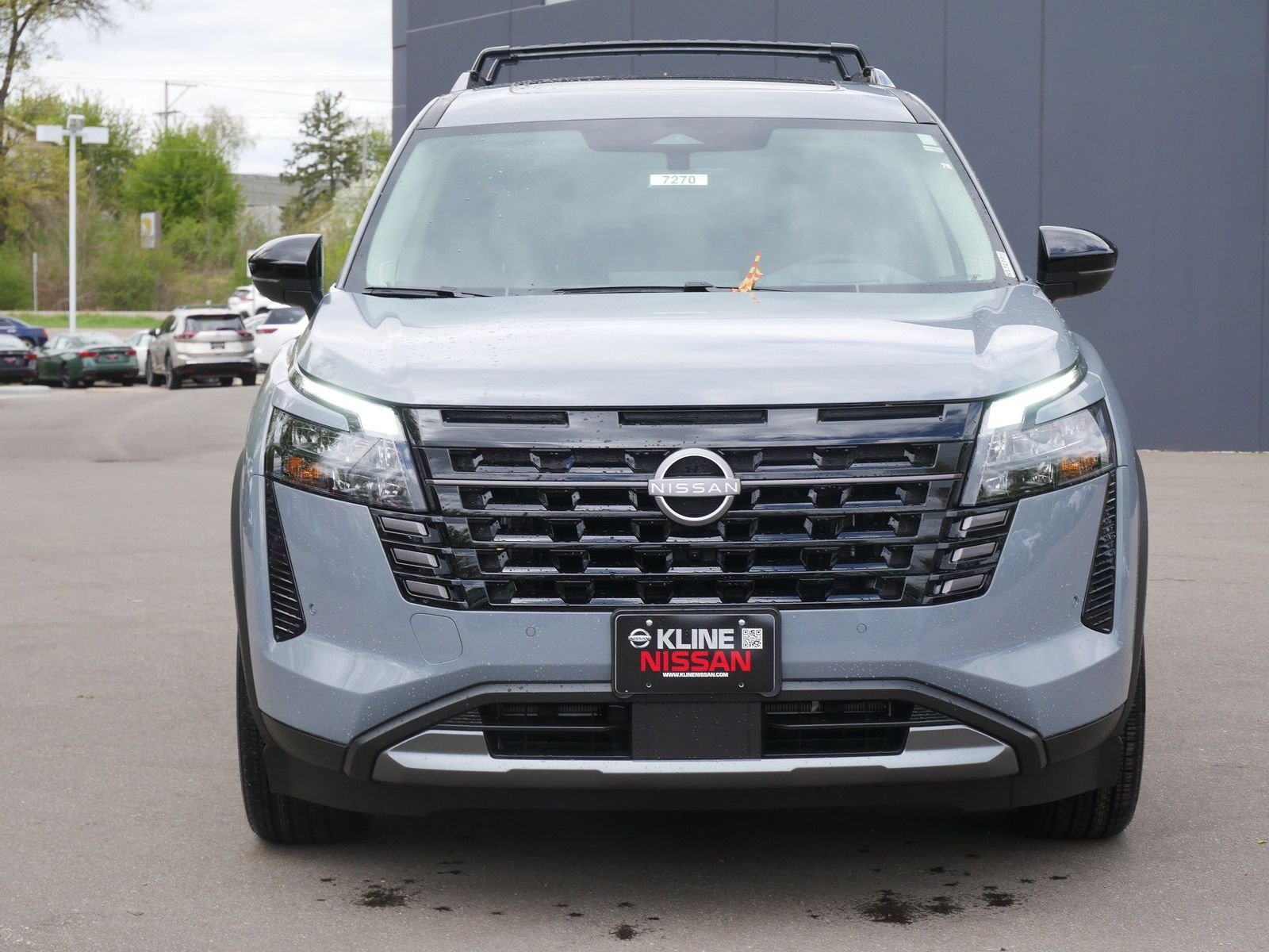 View vehicle photo 4