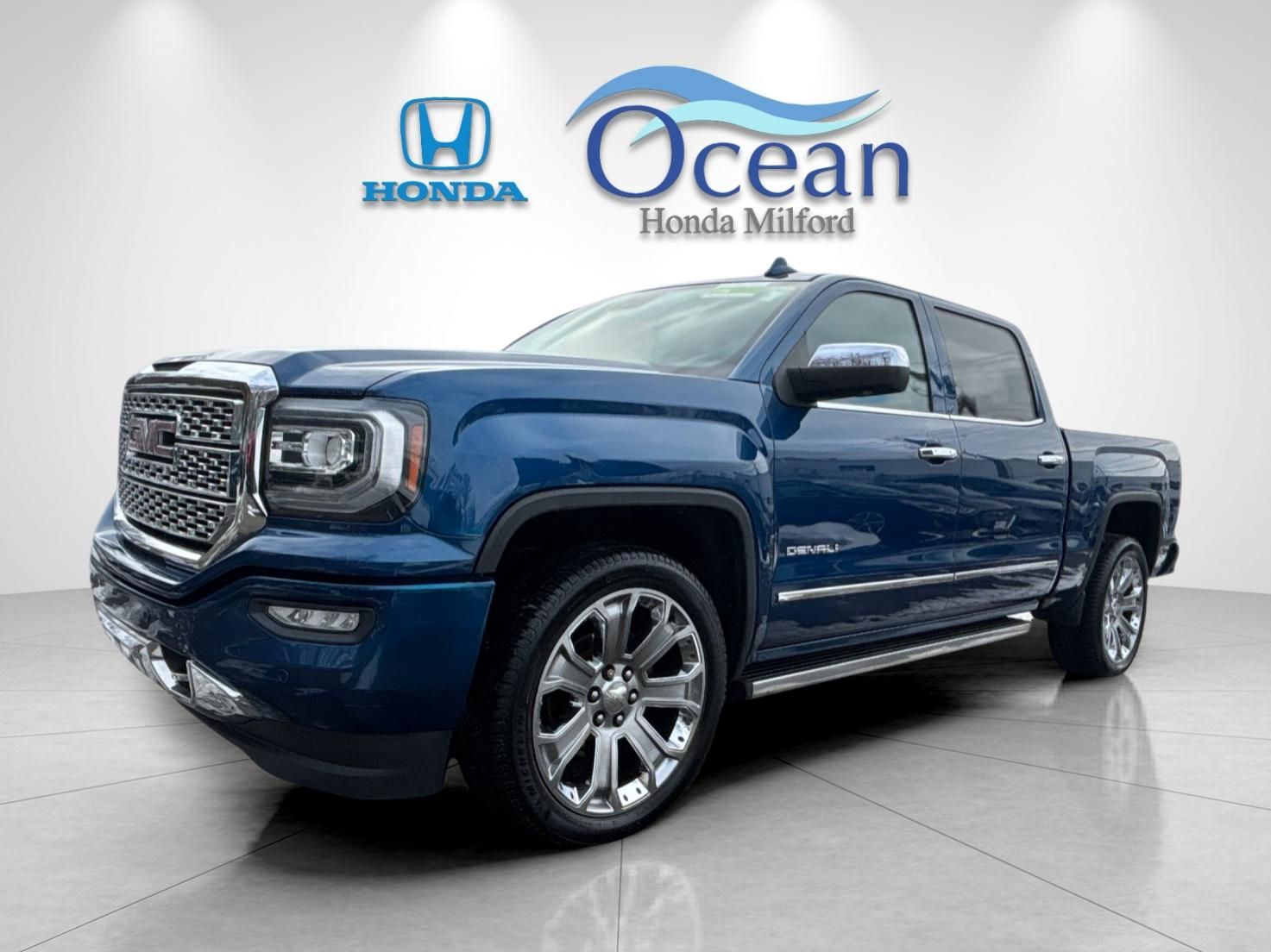 2017 GMC Sierra 1500 Denali Crew Cab 4WD
