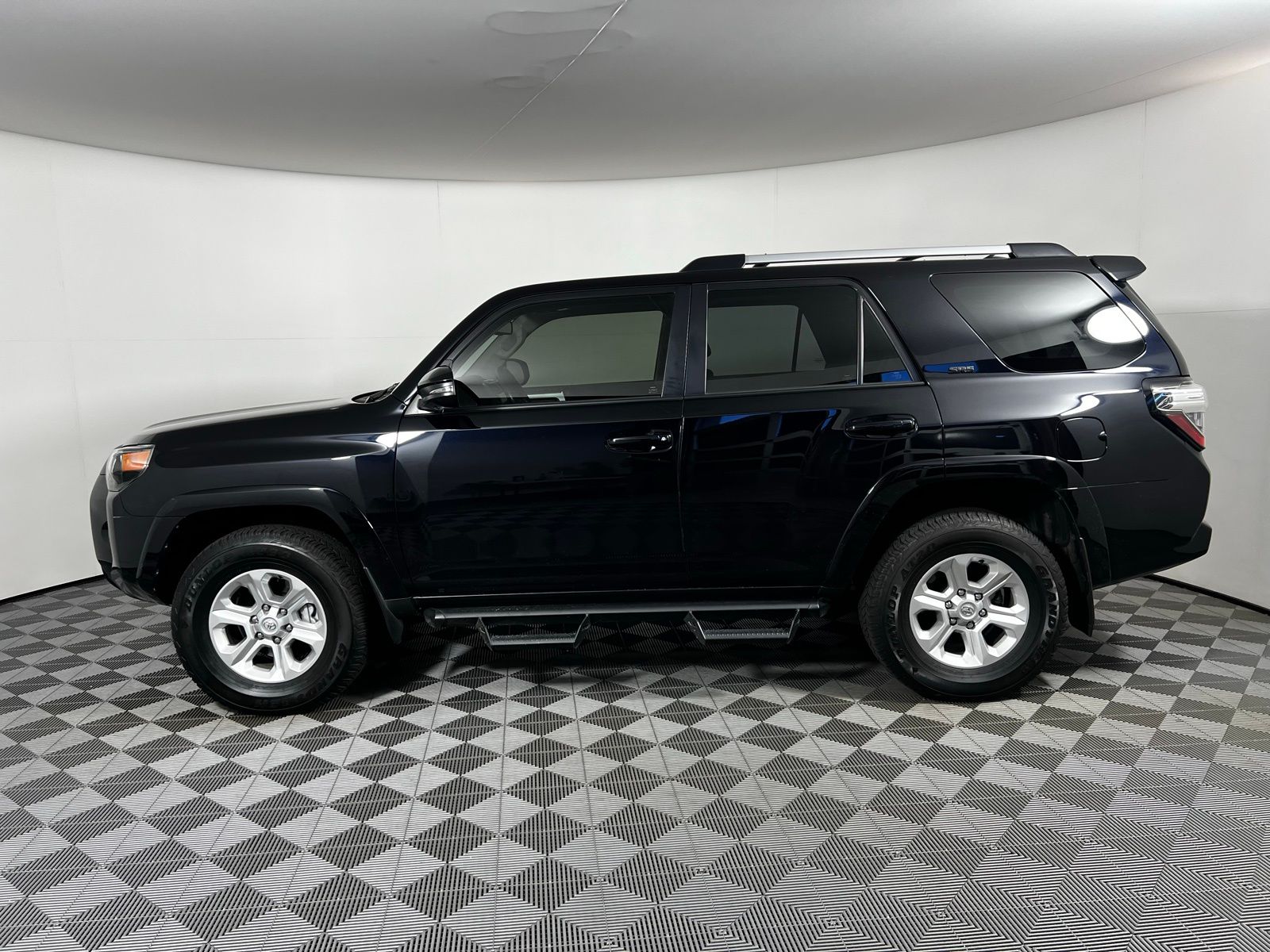 Thumbnail: 2023 Toyota 4Runner - 8