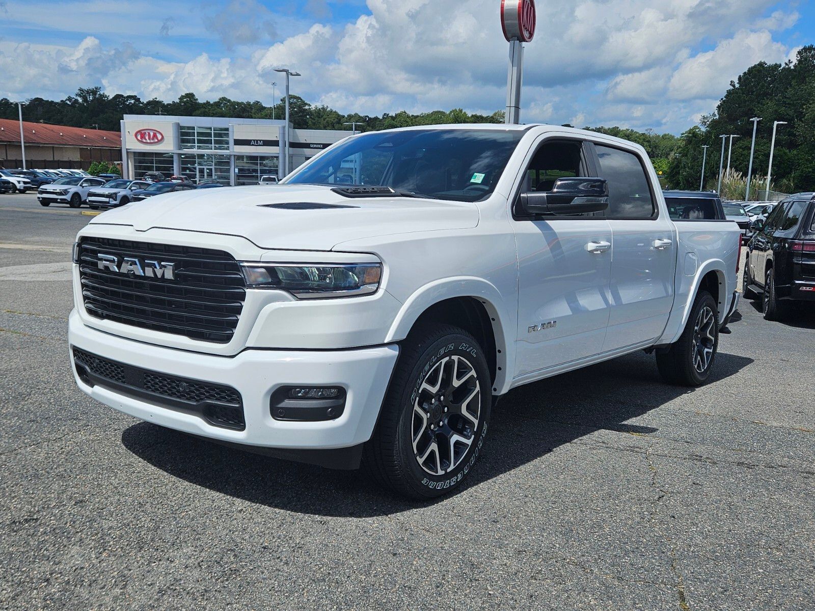 2025 RAM Ram 1500 Pickup Laramie's photo