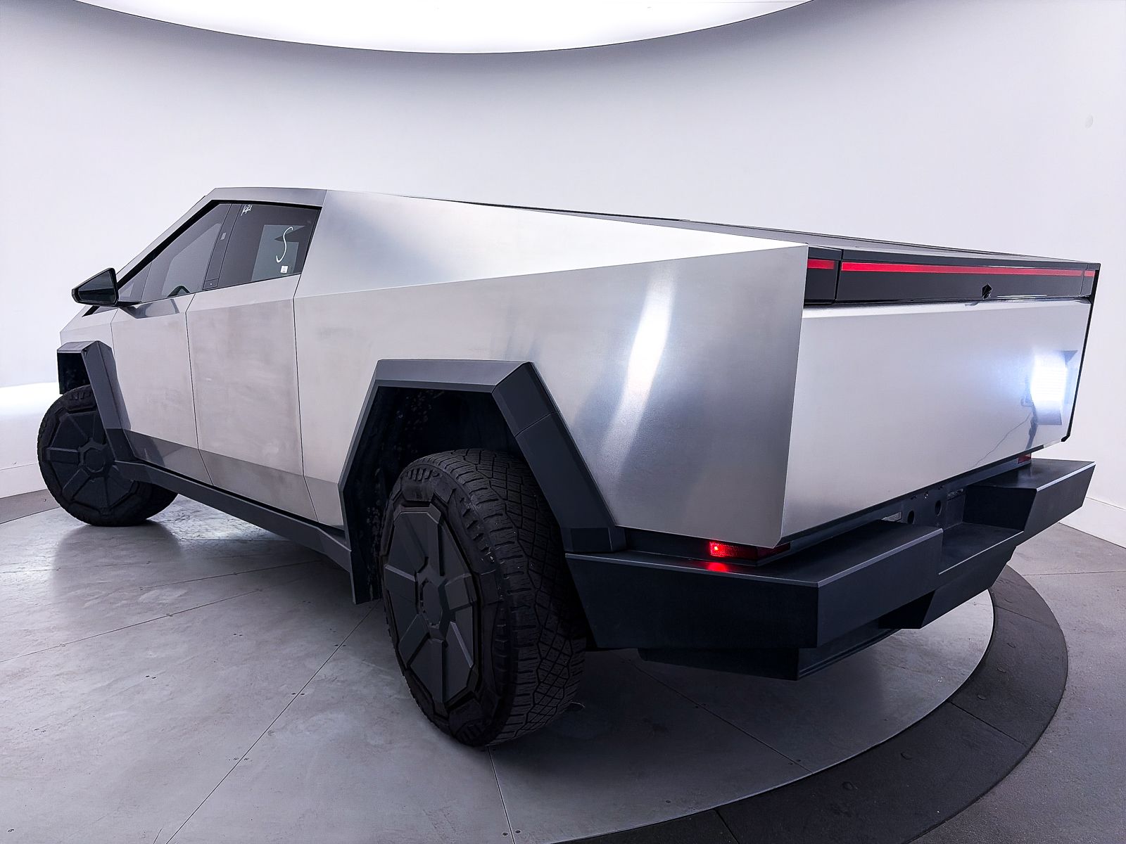 Used 2024 Tesla Cybertruck Base with VIN 7G2CEHED0RA048776 for sale in Scottsdale, AZ