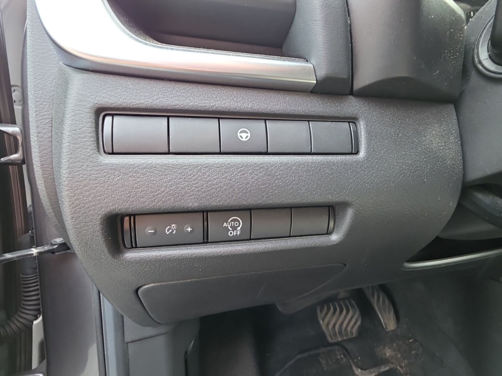 Used 2023 Gray Nissan SV image 26