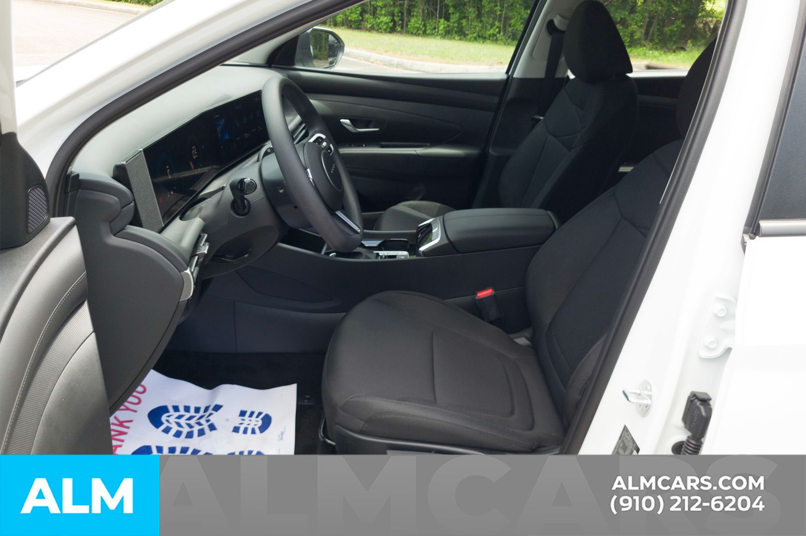 Used 2025 White Pearl Hyundai SE image 15