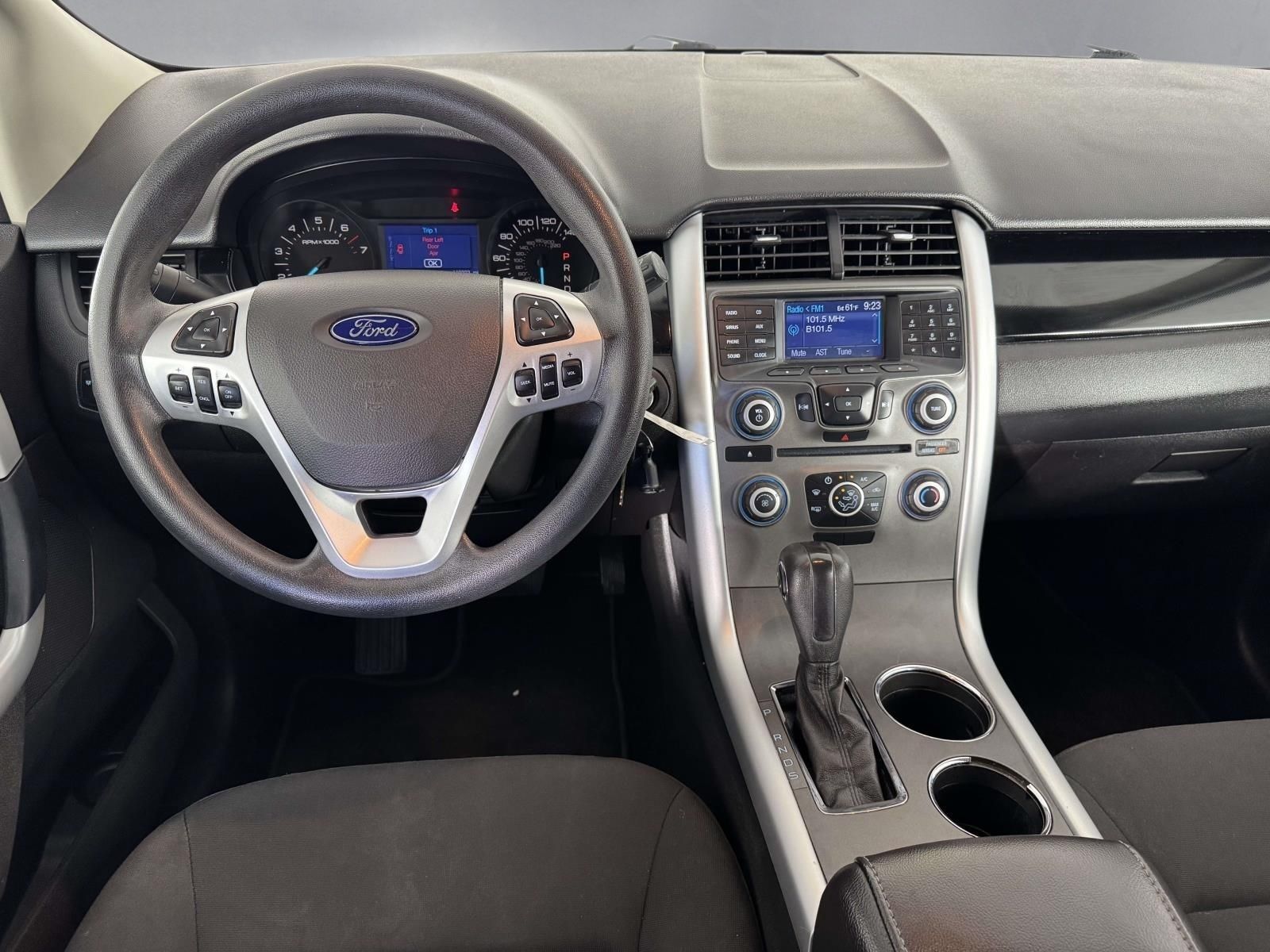 Used 2013 Silver Ford SE image 3
