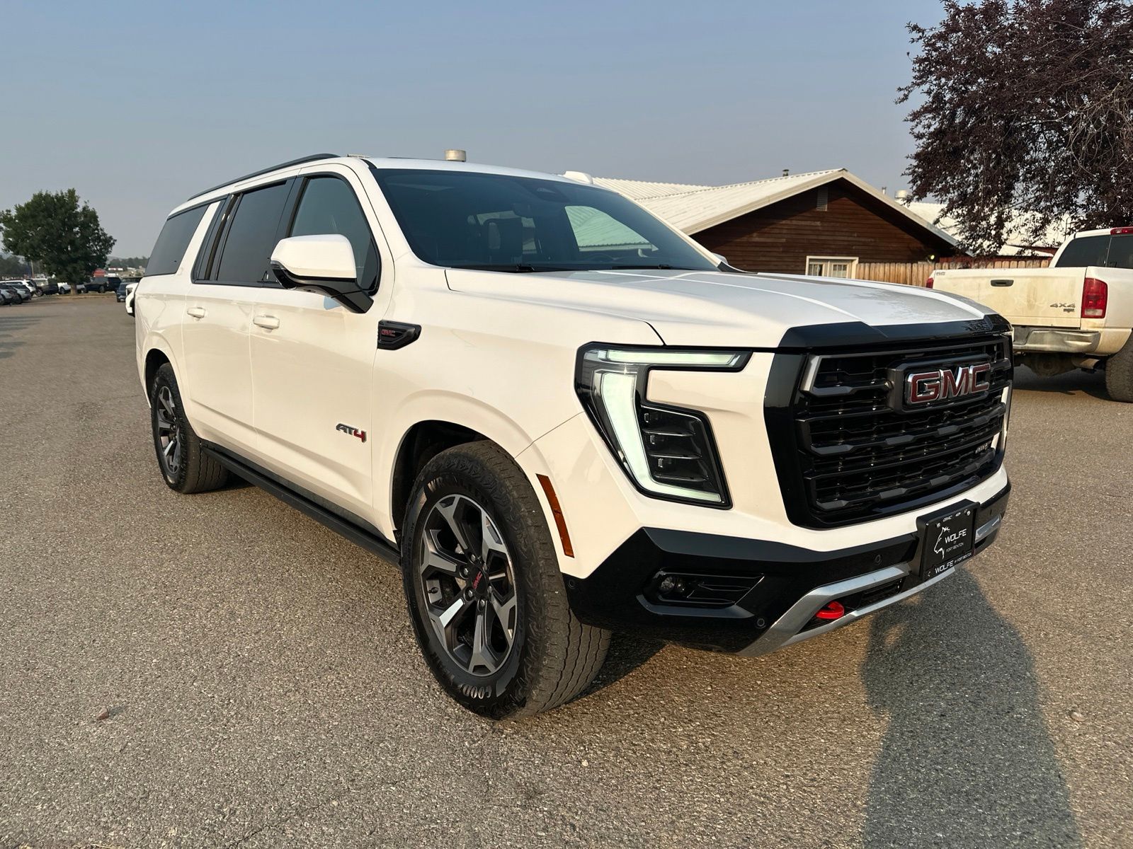 Summit White 2025 GMC Yukon XL SUV / Crossover Four-Wheel Drive