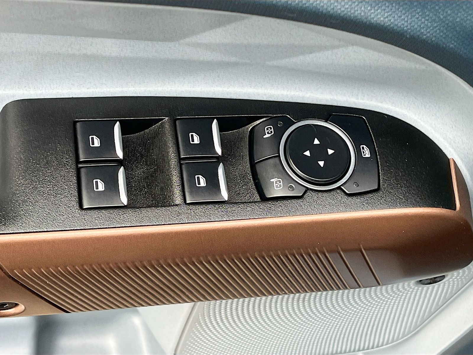 Used 2024 Gray Ford Lariat image 18