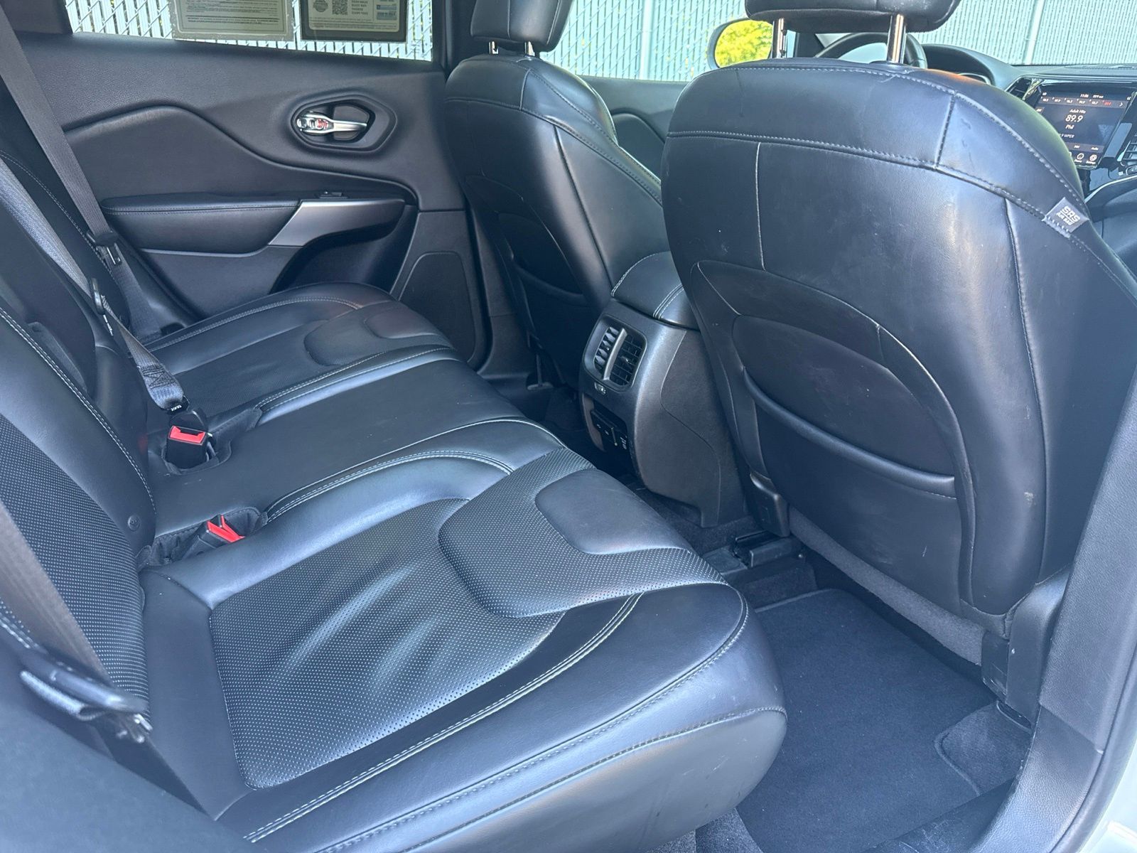 Used 2019 Bright White Clearcoat Jeep Limited image 26