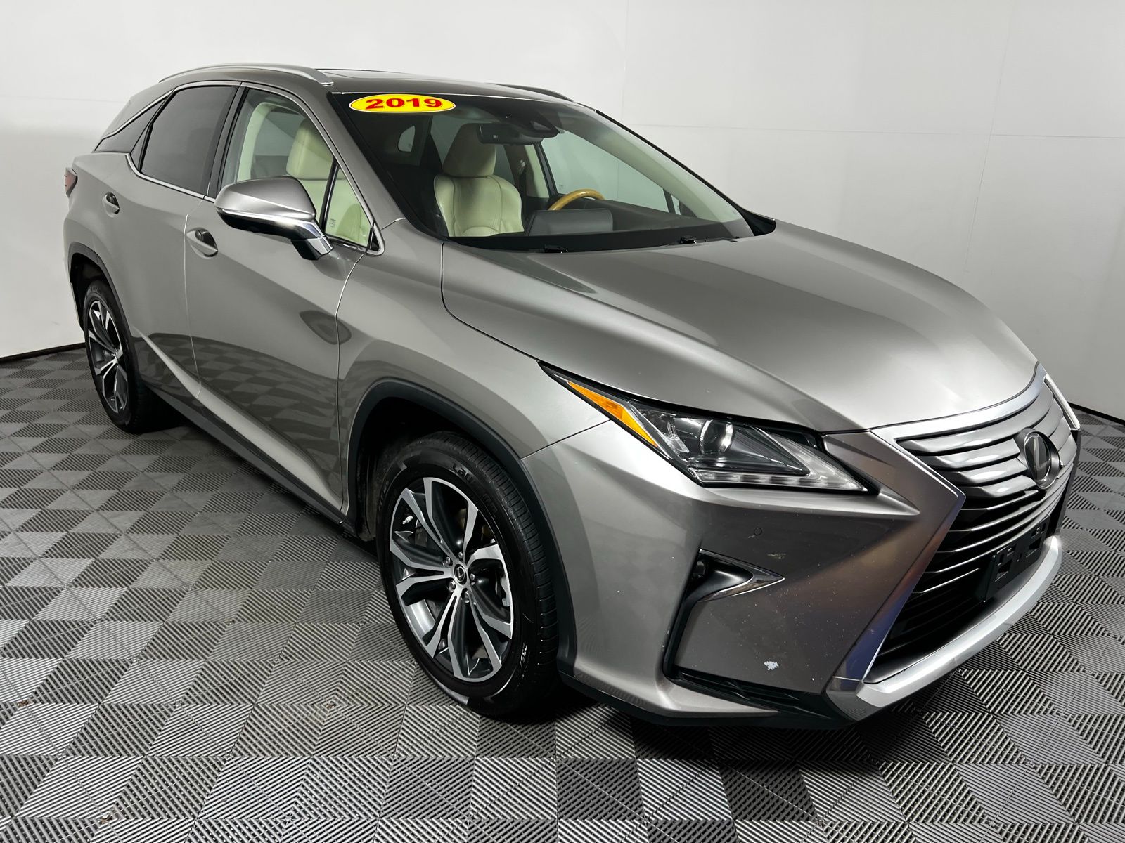 Thumbnail: 2019 Lexus RX - 3
