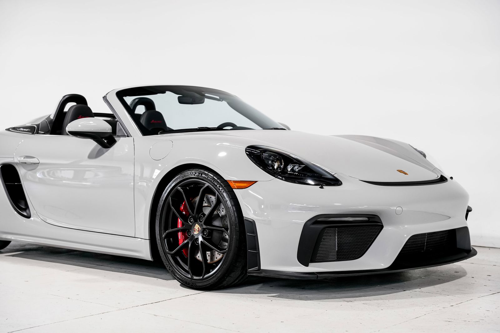 2022 Porsche 718 Spyder Base — photo 38