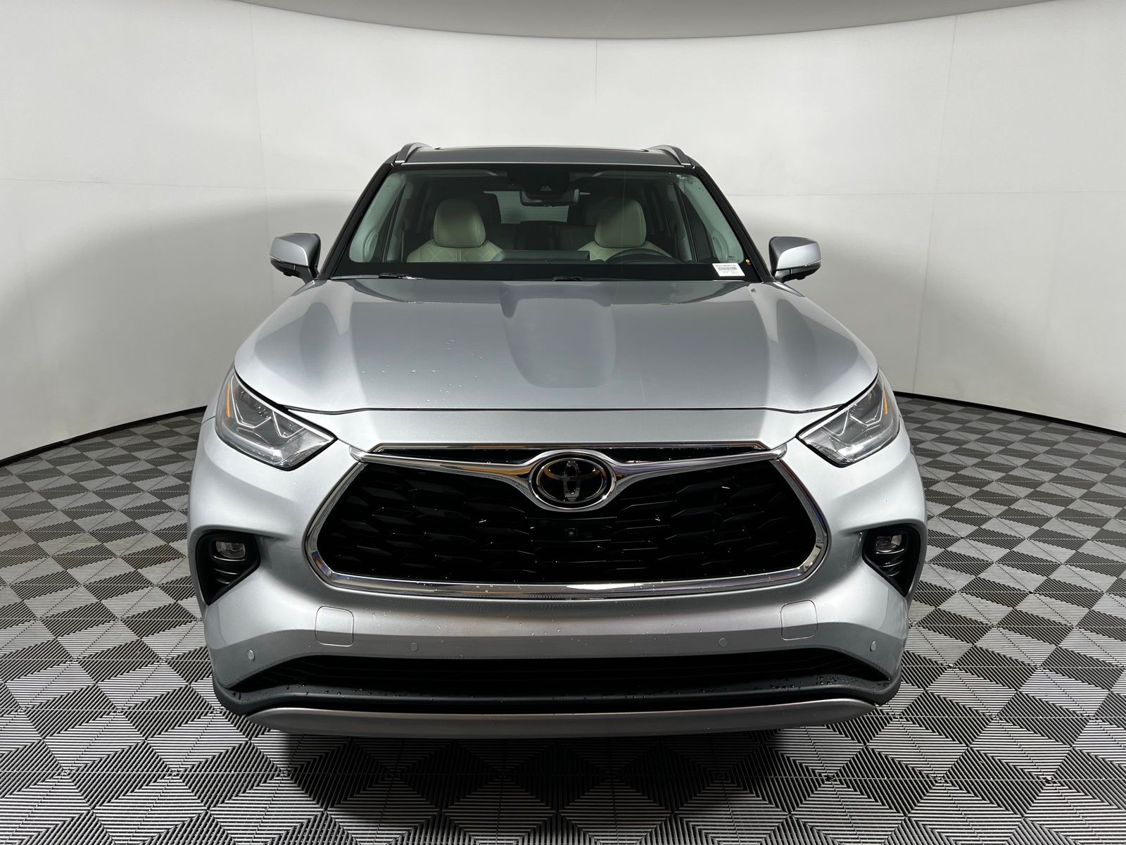 Thumbnail: 2024 Toyota Highlander - 2