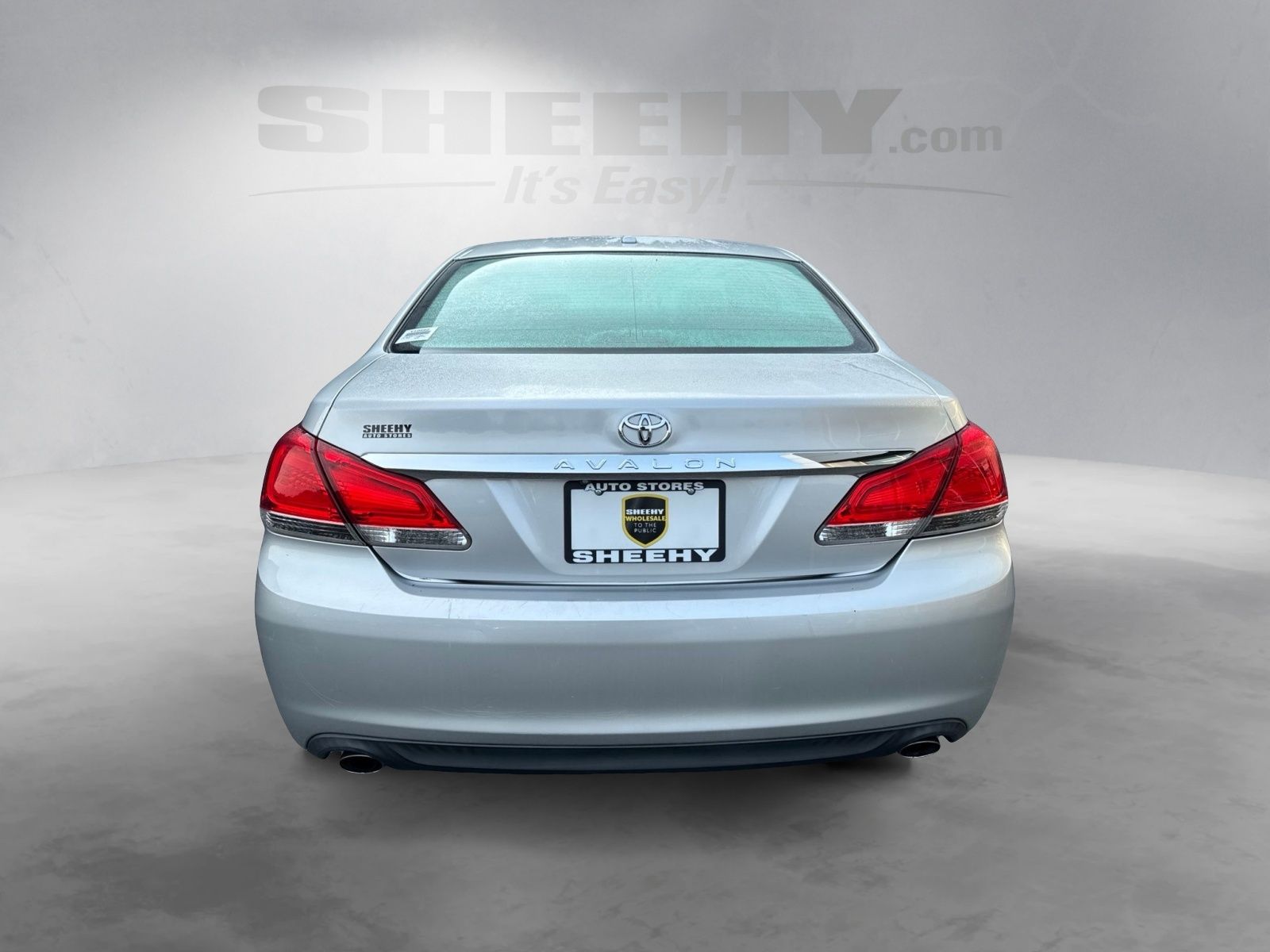 Used 2012 Classic Silver Metallic Toyota Base image 12