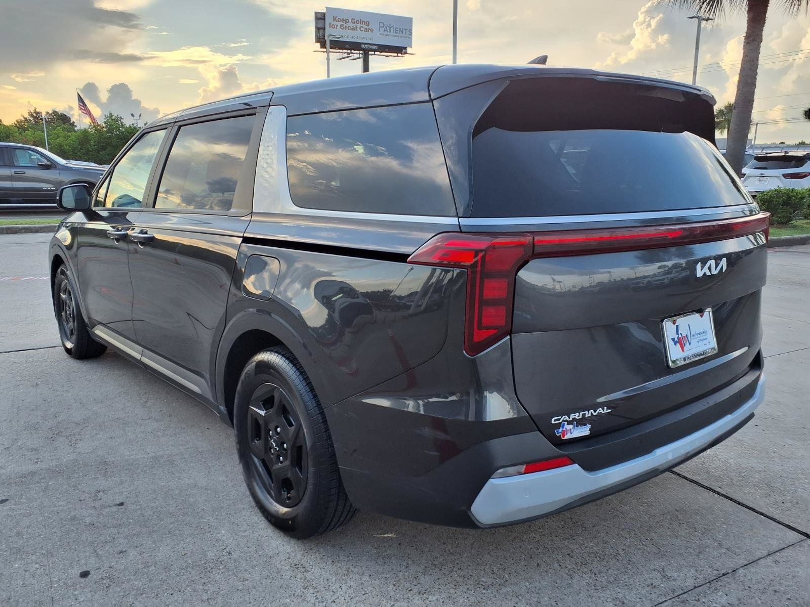 2025 Kia Carnival LXS - 7